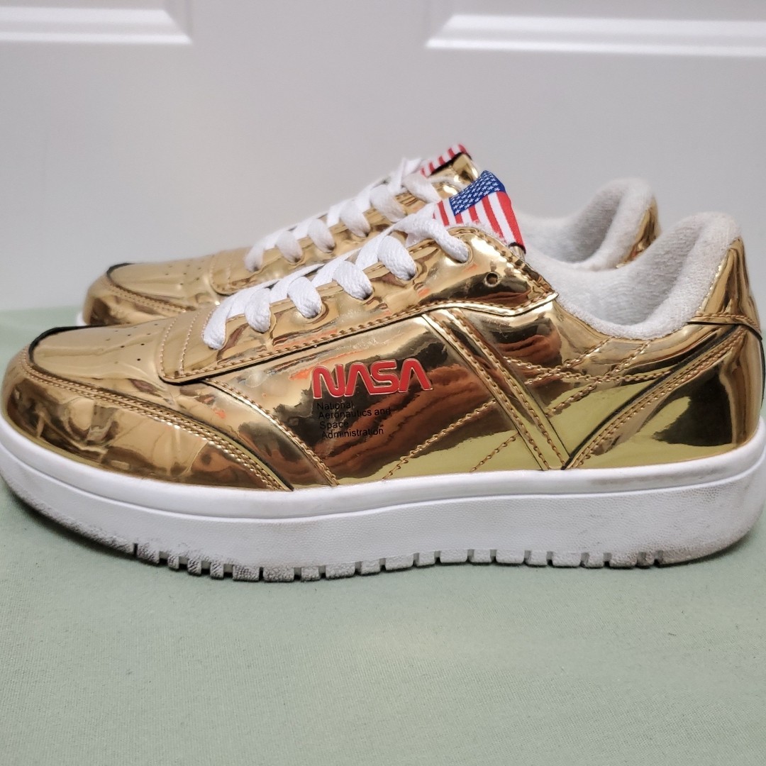 Womens NASA Capsule Shoes Gold Shiny Space Science Sz 7M