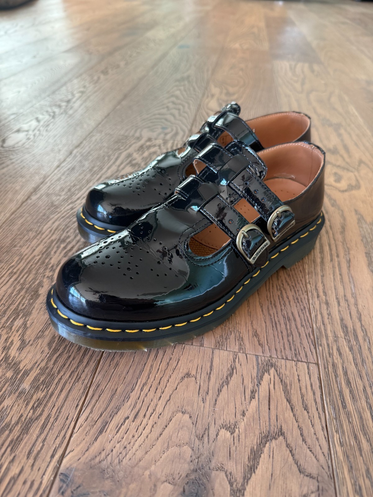 dr martens 8065 mary jane size 8 – patent leather