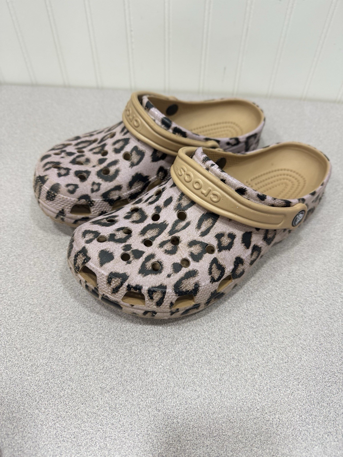 Crocs Classic Leopard Cheetah Animal Print Clog Sandals Shoes Women’s 9Men’s 7