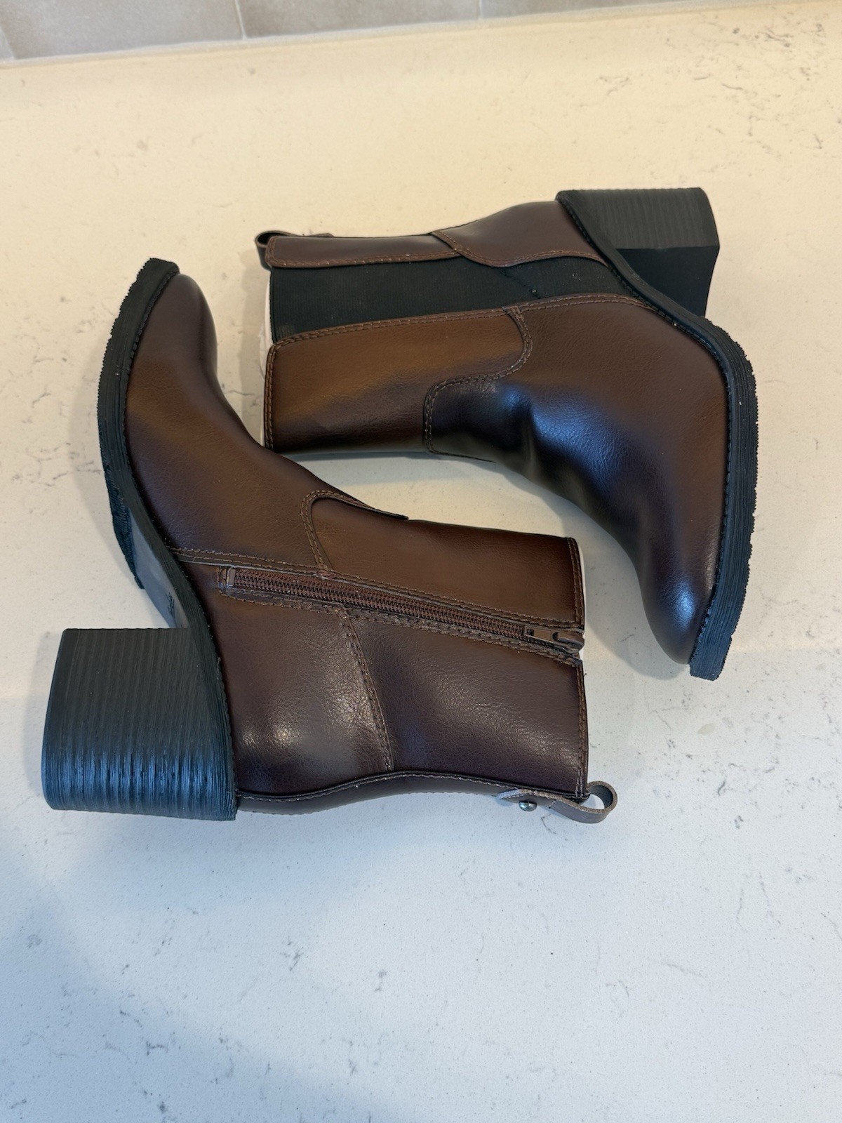 NEW- Zodiac Claret Bootie Womens 9M Coffee Brown Faux Leather Heeled Boots