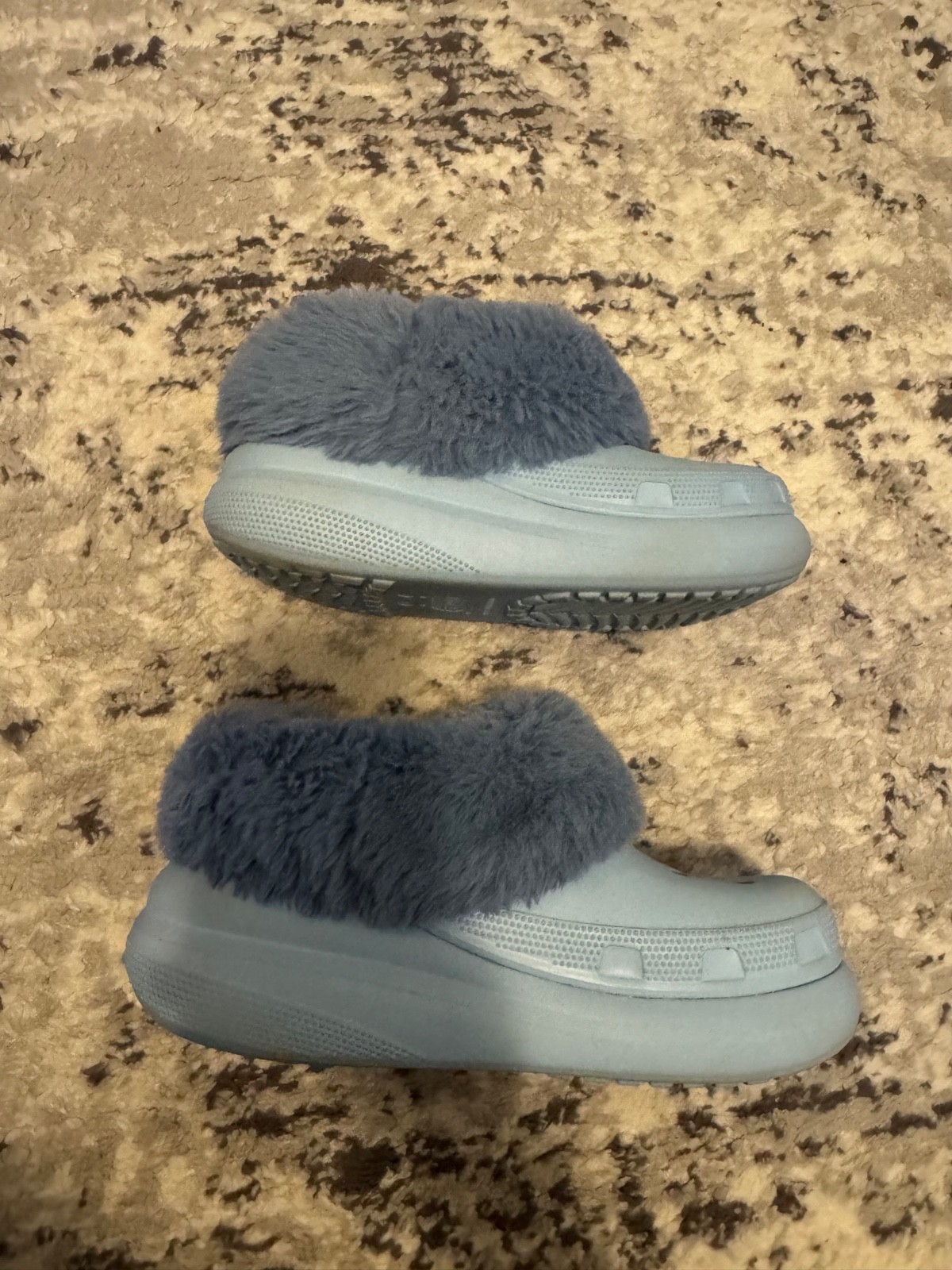 Crocs Classic Platform Lined Clog Blue Faux Fur Women’s Size 7 / Men’s 5