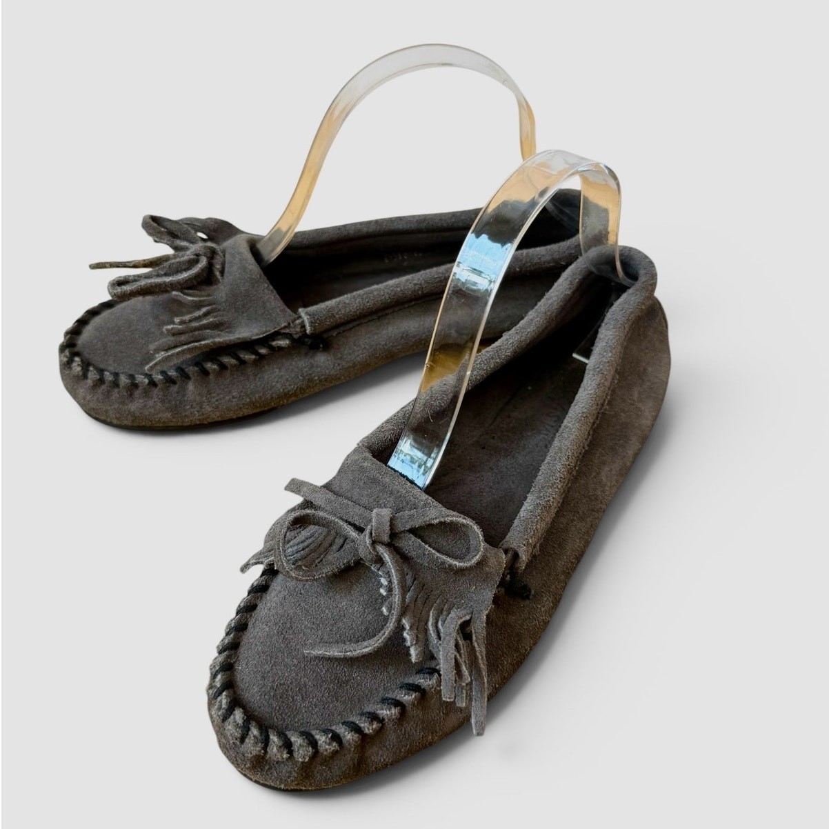 Minnetonka Suede Kilty Hardsole Moccasins Gray Rubber Sole Women’s Size 7.5
