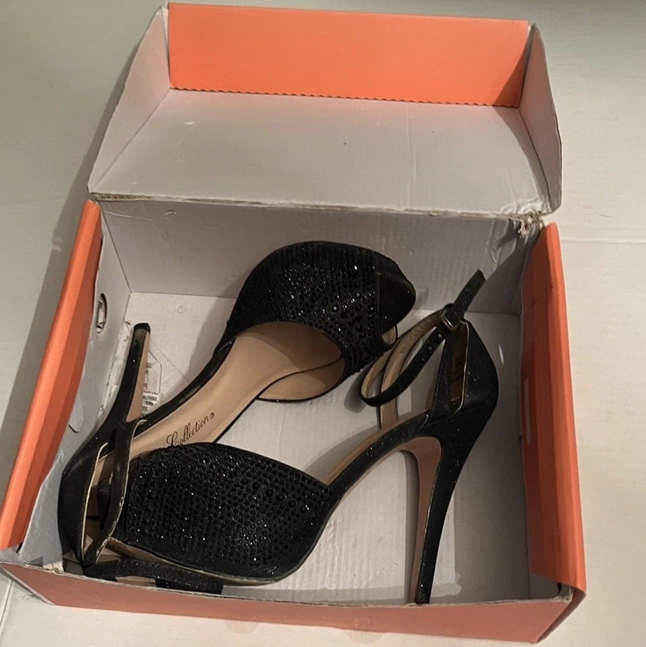 Ladies Shoes By De Blossom Collection size 7.5