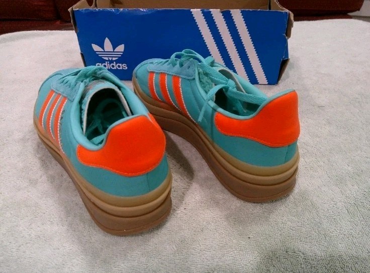 🔥 Women’s Adidas Gazelle Bold Platform Shoes Sz 9 Mint Impact/ Orange IG4386