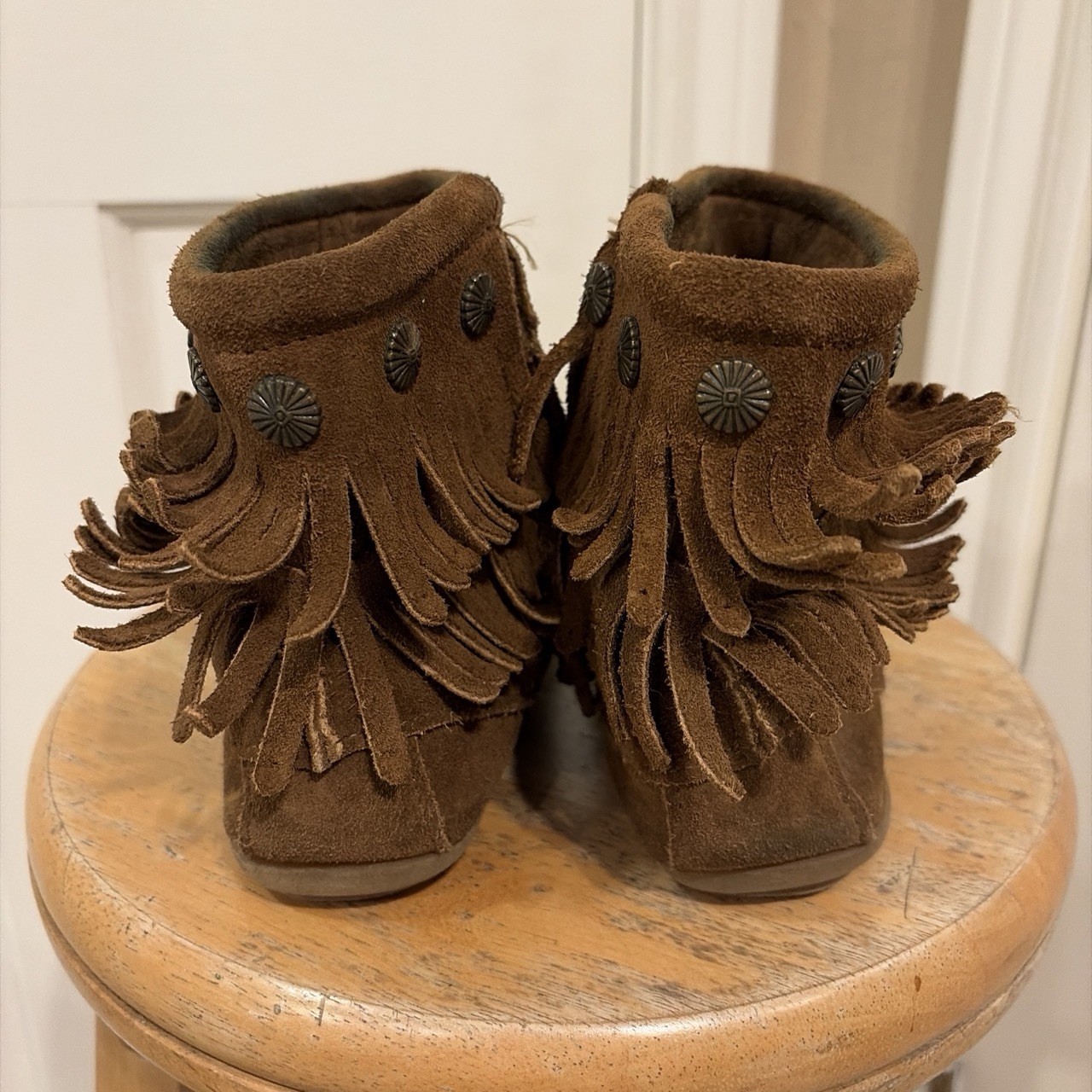 MINNETONKA Moccasins 7.5 Double Fringe Side Zip Studded Detail Rubber Sole Boots