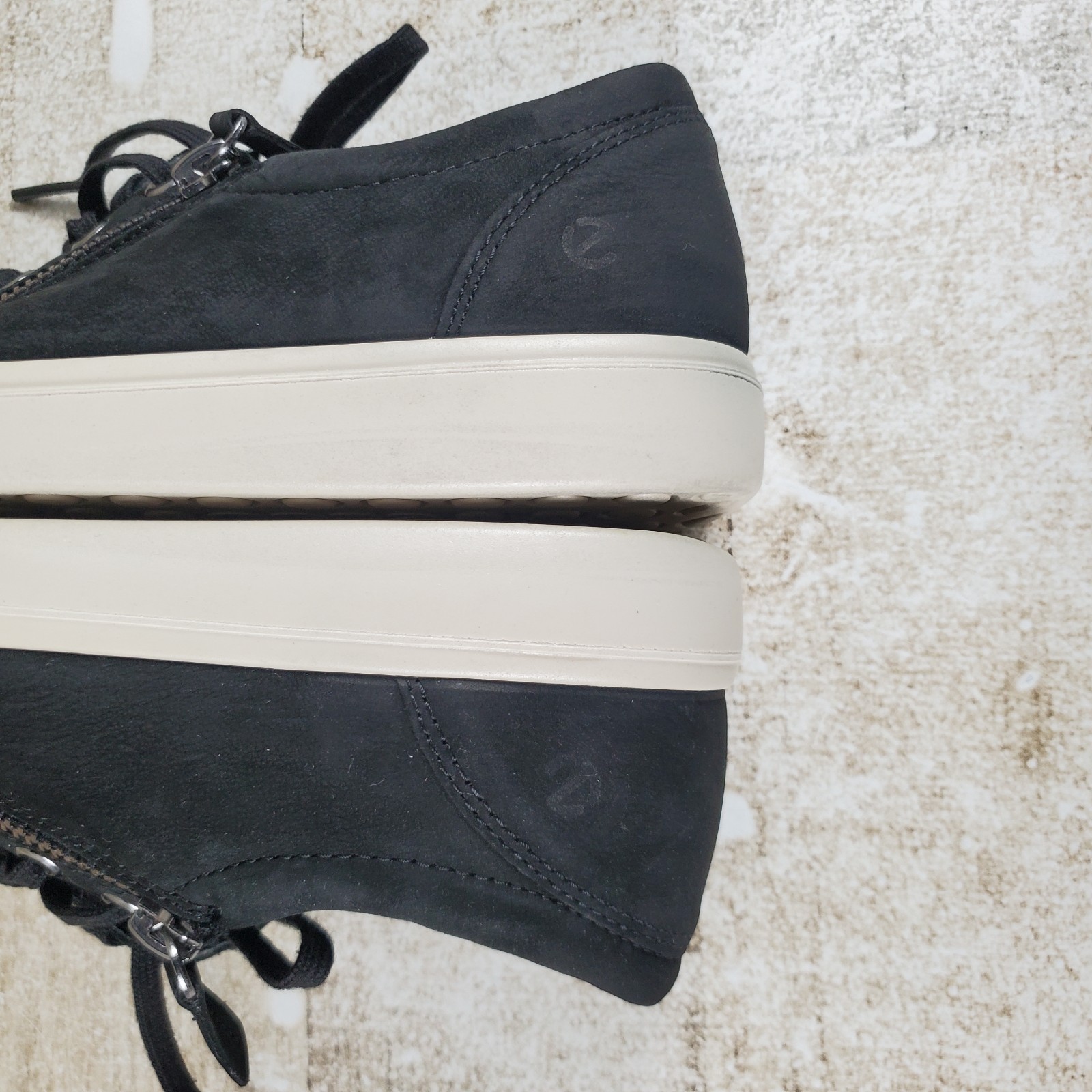 ECCO Soft Classic Womens Shoes Sz 4 – 4.5 Running Black Lace Up Side Zip