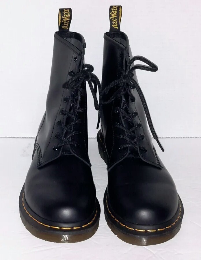 Women’s Shoes Dr. Martens 1460 8 Eye Leather Boots 11821006 BLACK SMOOTH SIZE 11