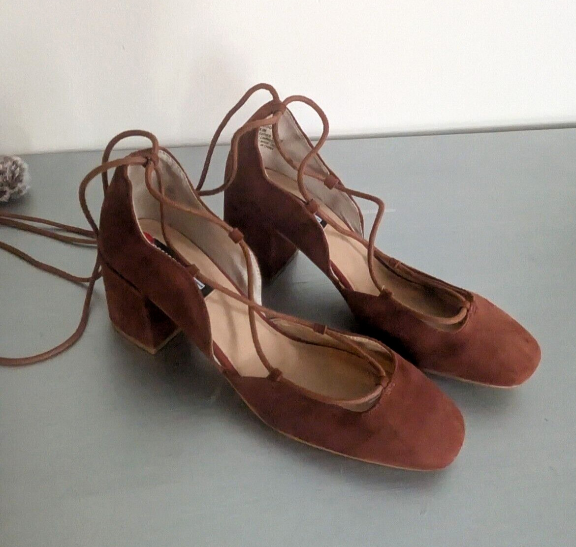 Design Lab Lord & Taylor Brown Leather Ghillie Lace Up Pom Pom Block Heel 8.5 M