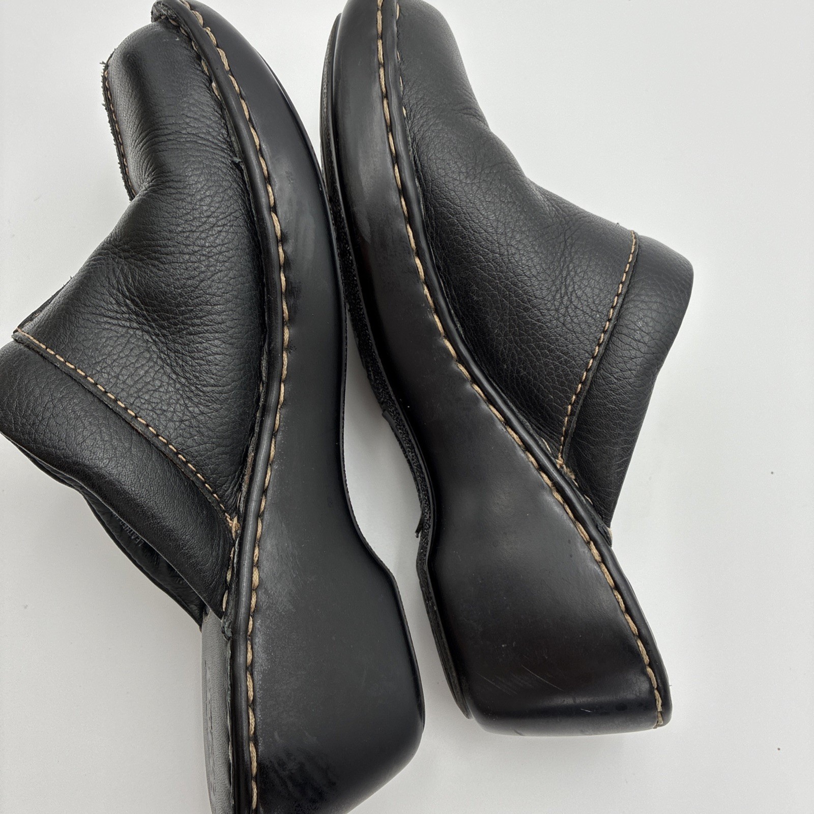 Born Womens Black Leather Clogs Mules W31402 Opanka Stitched Shoes Size 7/38