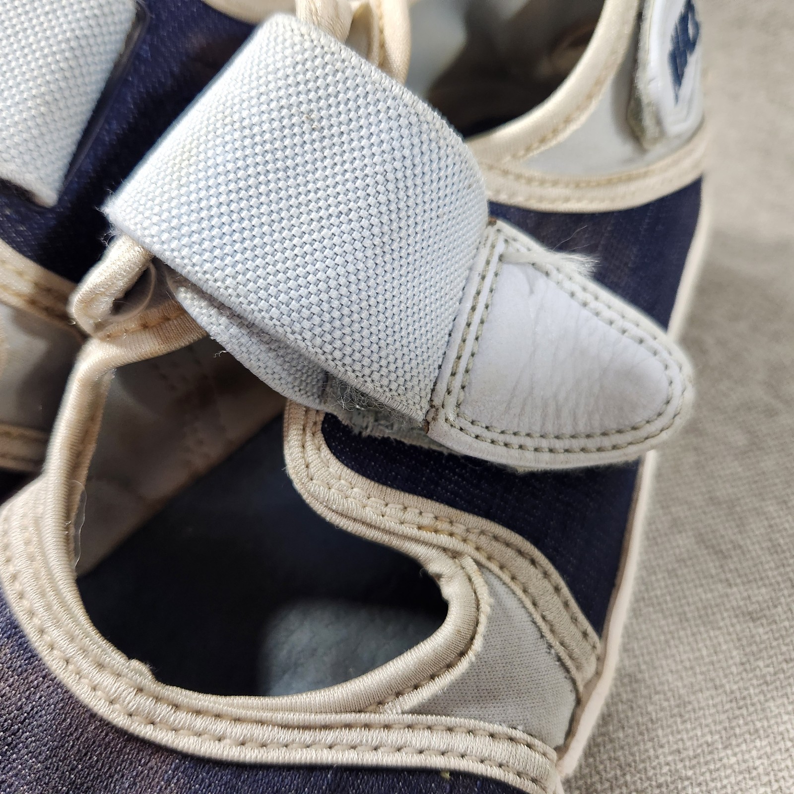 Vintage Nike Air Rift Blue OG Split Toe Womens Size 5 Shoes Sneakers Rubber Sole