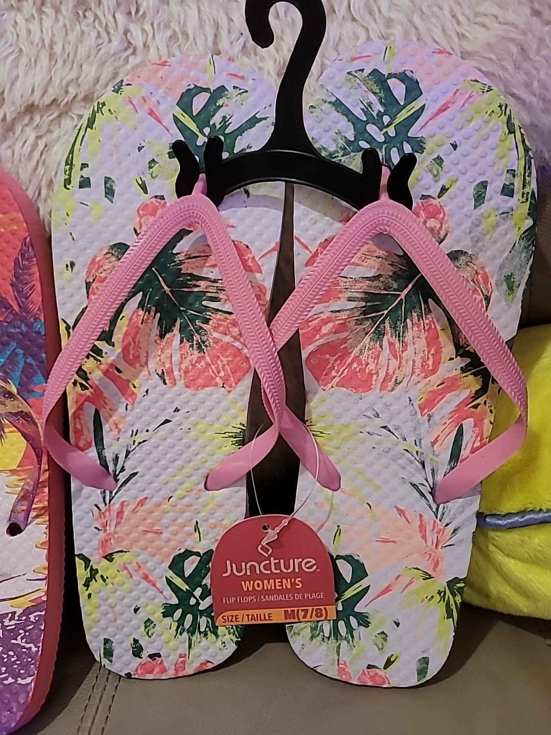 2 Pairs Flip Flops Juncture Women’s Rubber Summer Size M 7/8