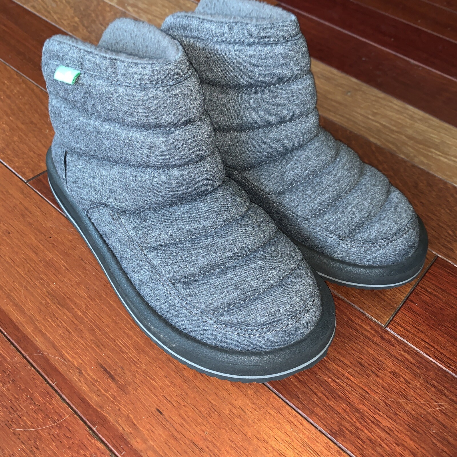 Pre OwnedSANUK Womens Size 6 Grey Quilted Textile Ankle Boot Slippers Hard Sole