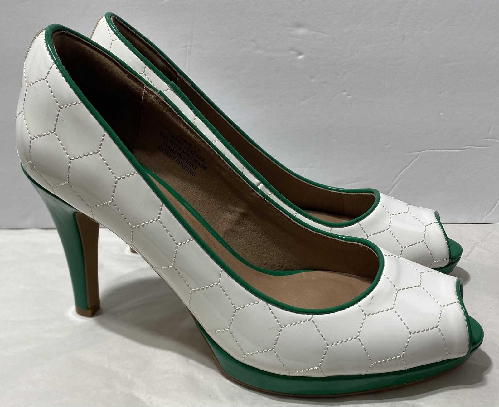 Charis & Doxa Heels Womens Size 7.5 White Soccer Stitch Striker Green Peep Toe