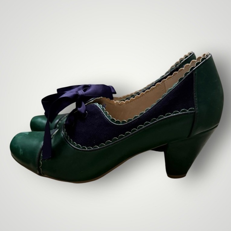 Chelsea Crew Pumps Women 8 Green Navy Blue Scalloped Ribbon Tie Retro Cone Heel