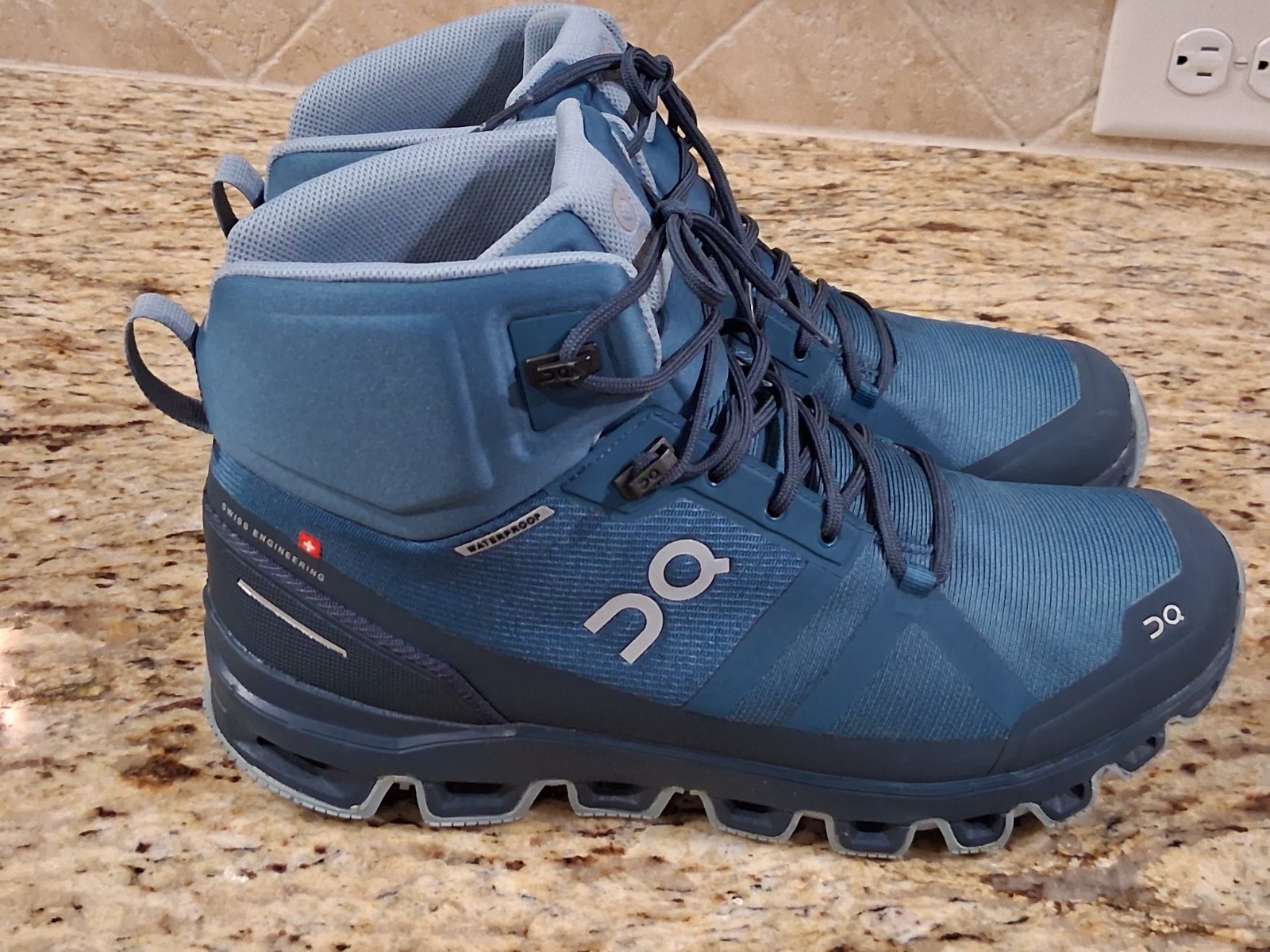 On Cloudrock 2 Women’s Size 10 Blue Trail Hiking Boots Cloudtec Cushioning
