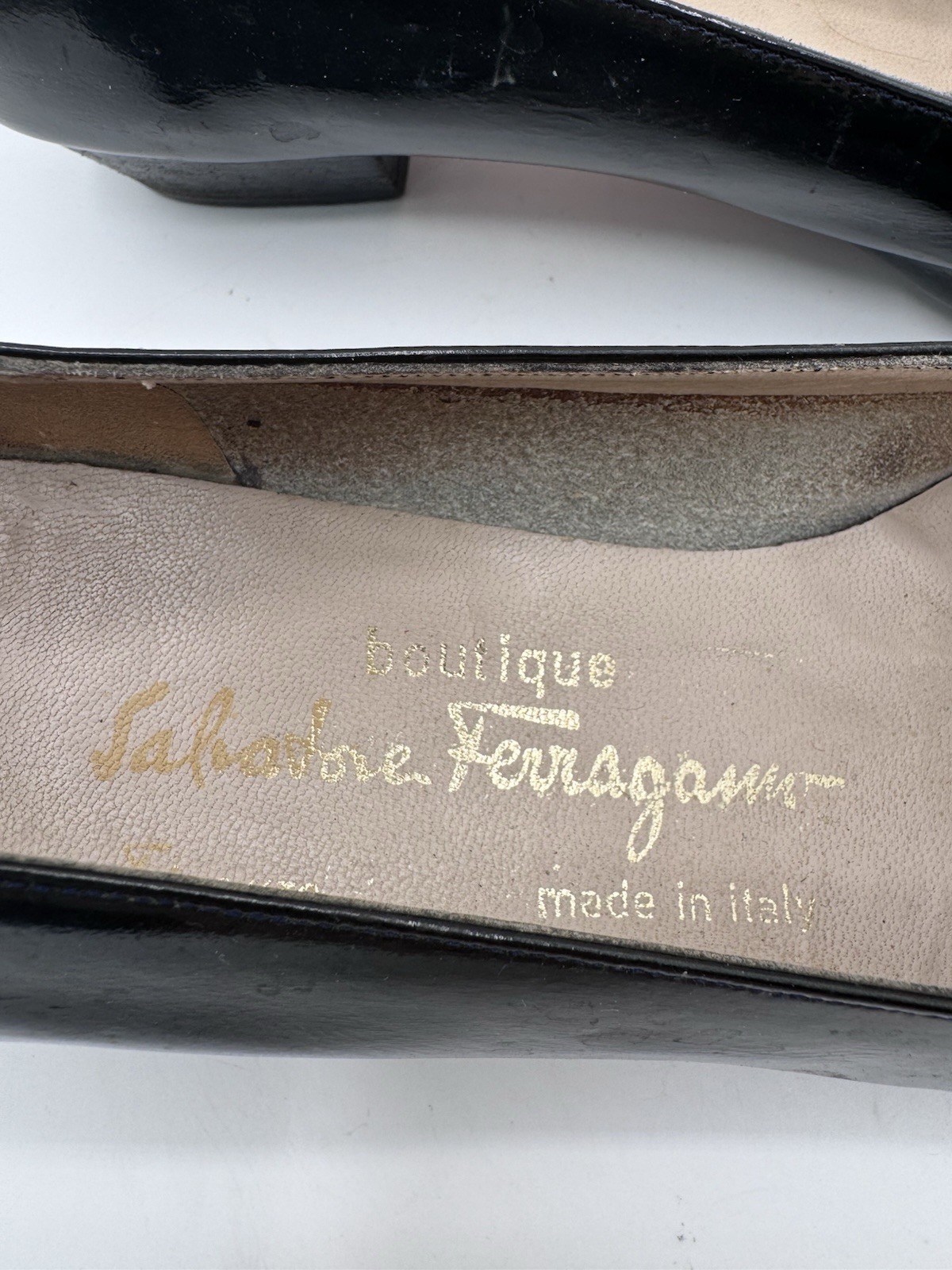 Salvatore Ferragamo Boutique Vara Bow Pumps Black Leather Women’s 8.5 AAA