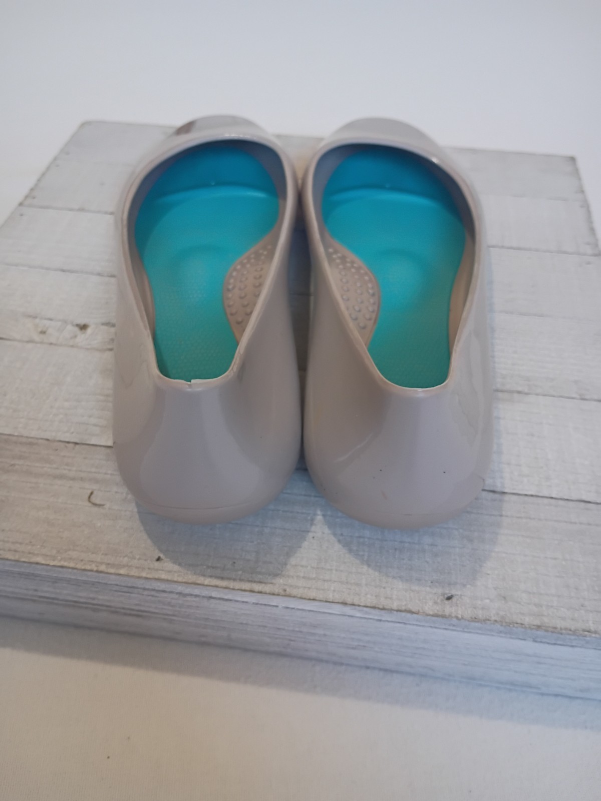 OKA b. Gloss Size 10 Taupe Ballet Flats with Teal Insole Minimalist Neutral