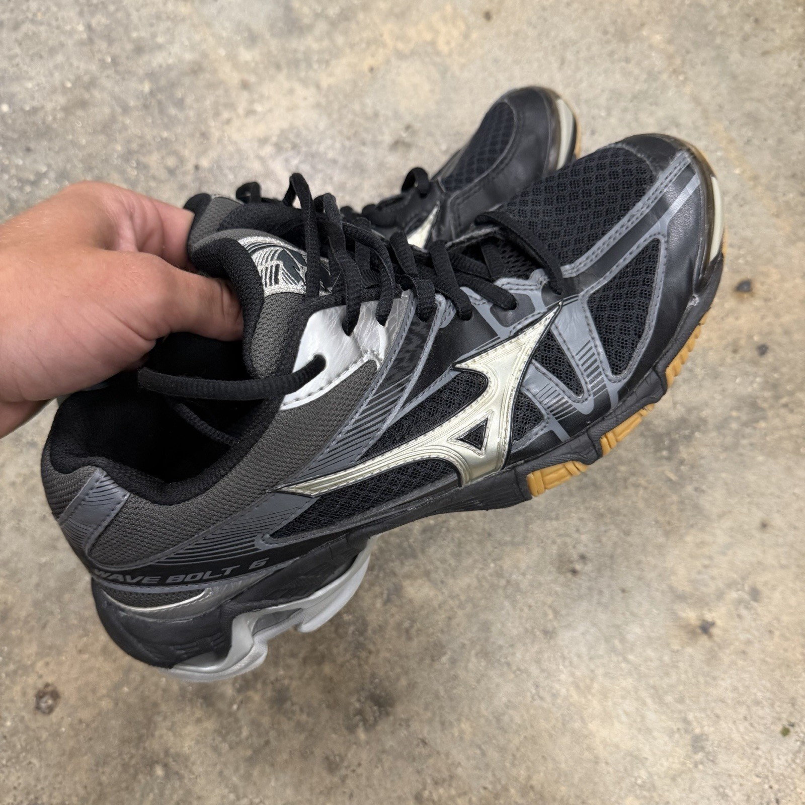 Mizuno Womens Wave Bolt 6 430224 9073 Black Running Shoes Sneakers Size 9