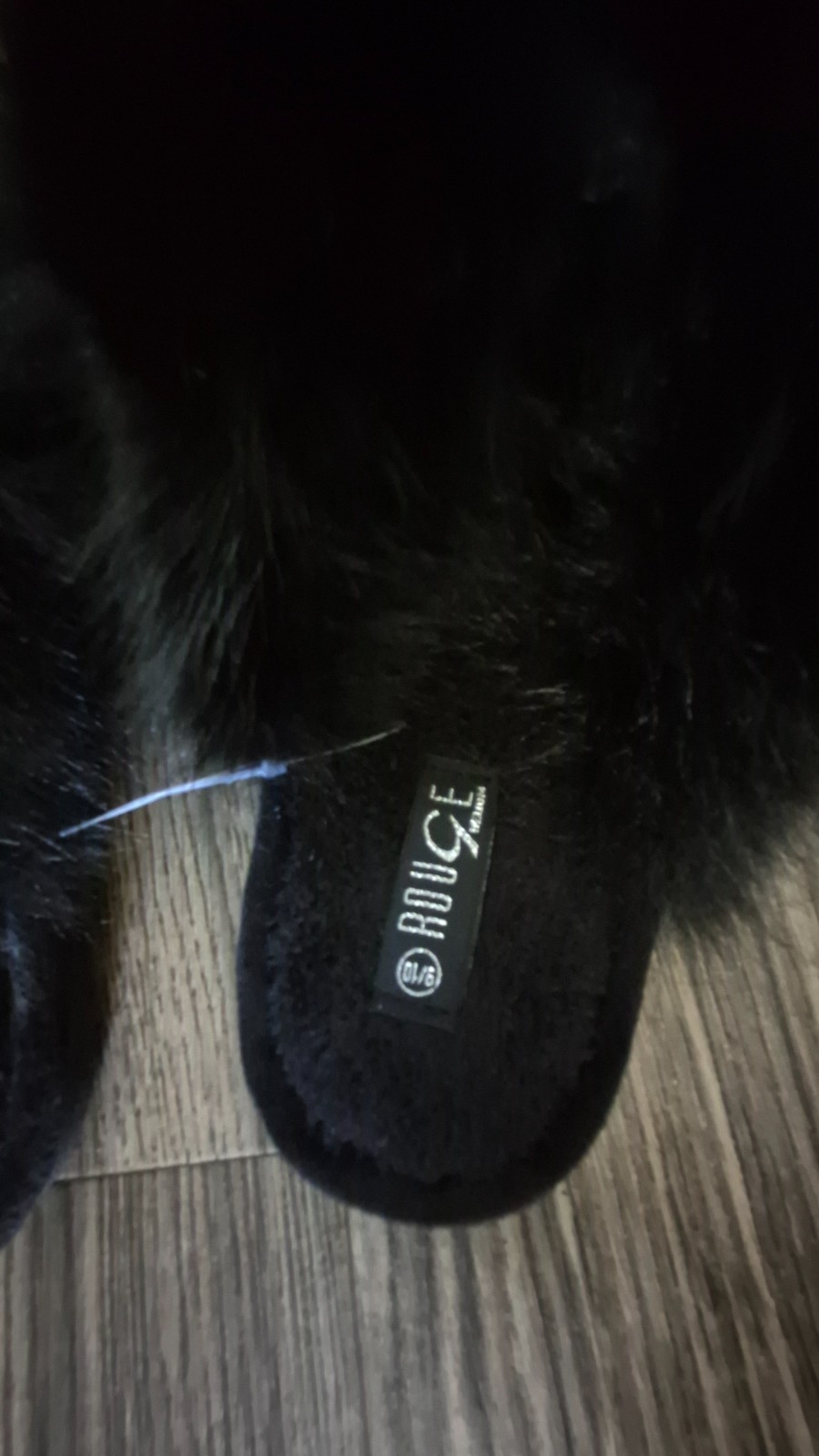 Women’s Faux Fur Fluffy SLIDES Black Size 9/10 Slippers Soft Comfortable Plush