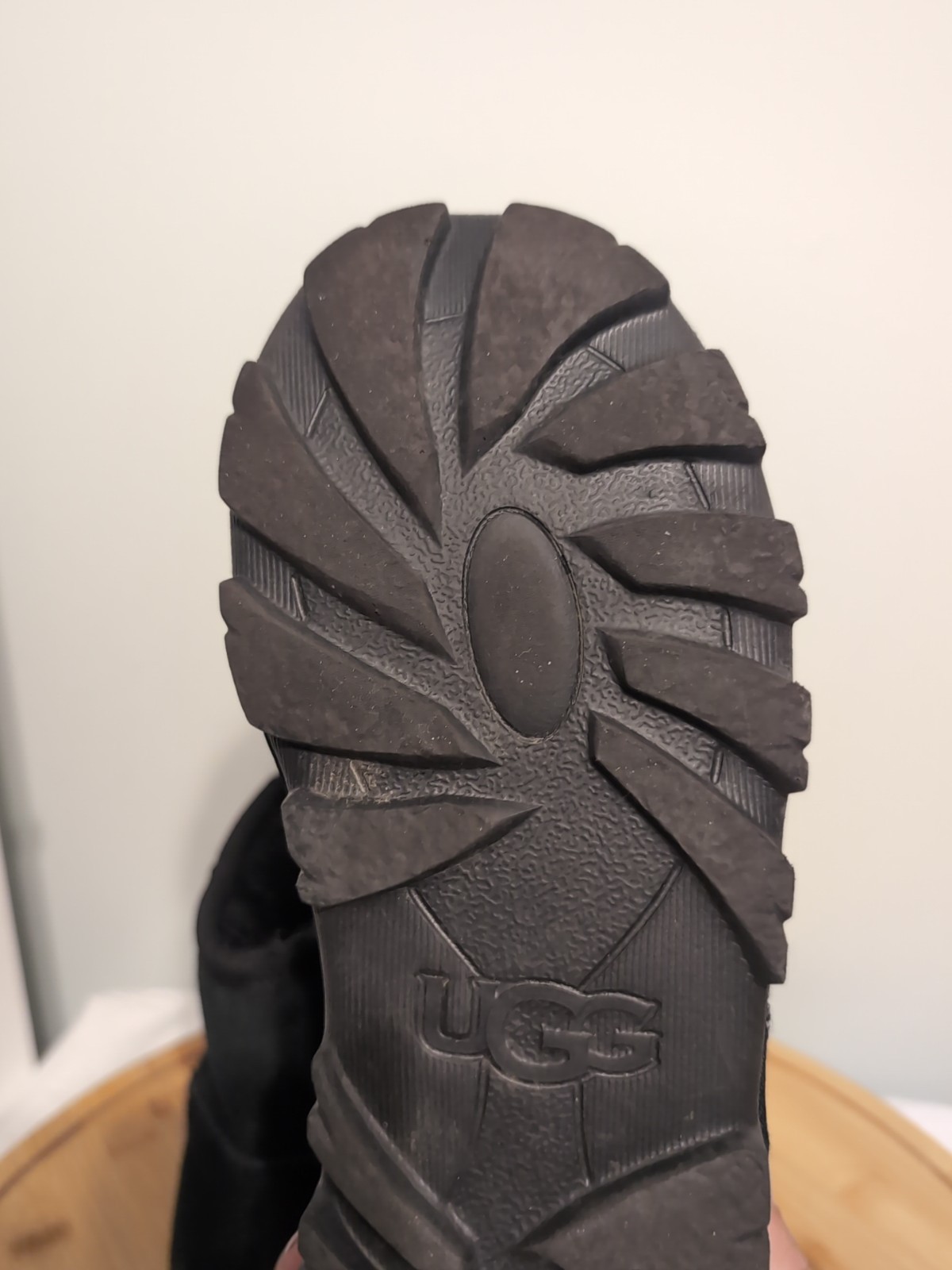 UGG Women’s Essential Short Boots Black, Size 7 M Good Condition