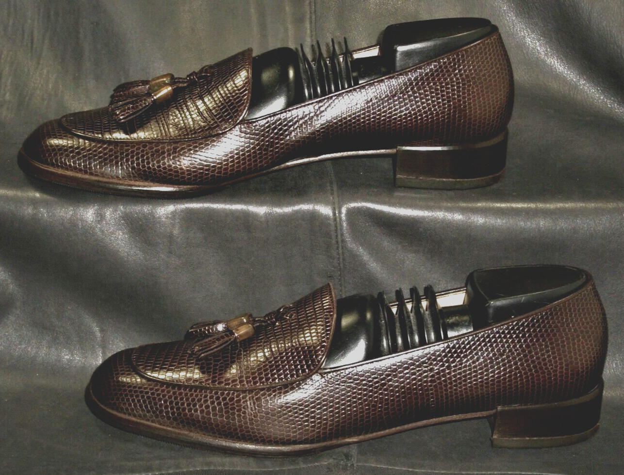 Salvatore Ferragamo women’s brown lizard print leather loafer shoes size 7AAA