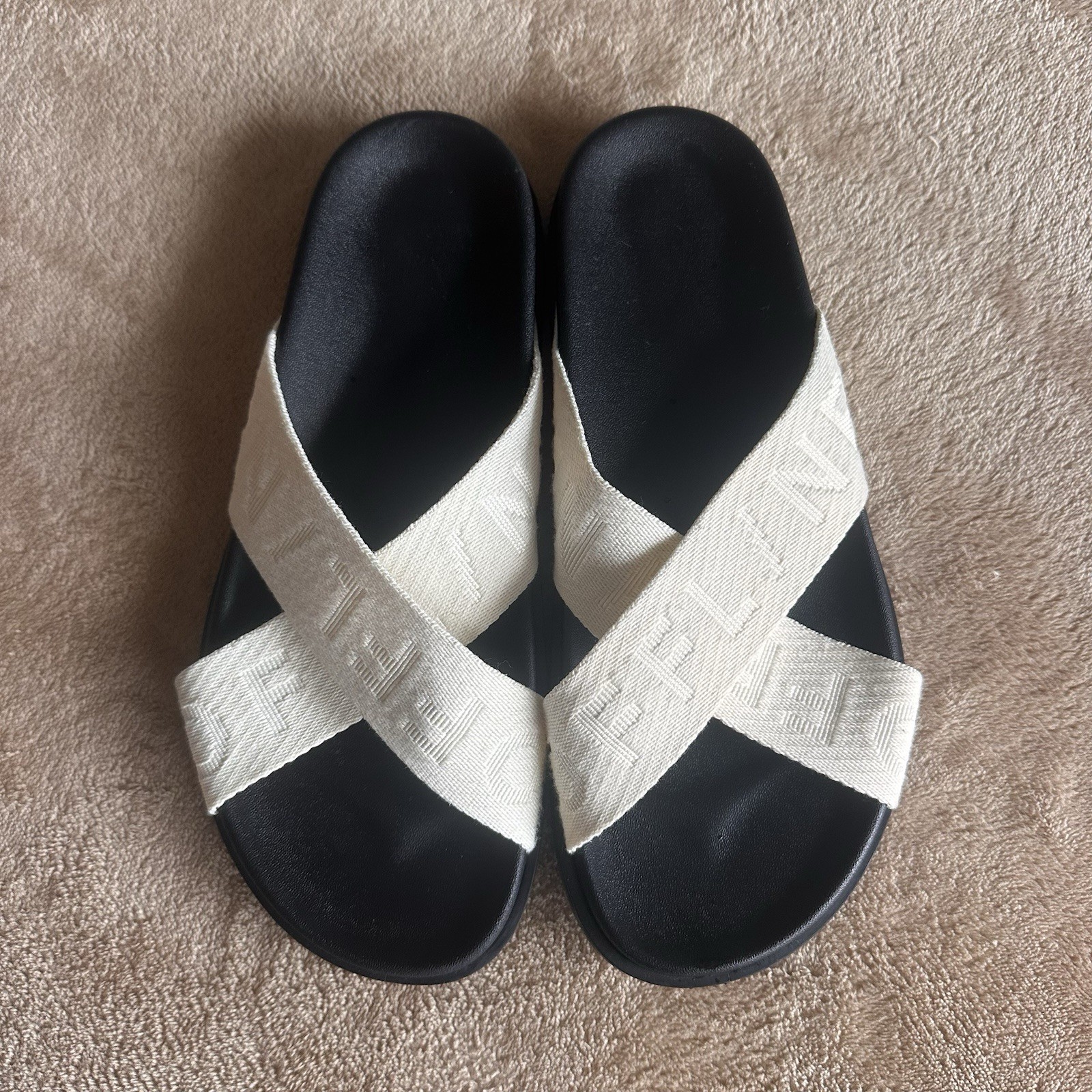 Women’s OFFLINE by Aerie Criss Cross Slides Natural Cream Size 8