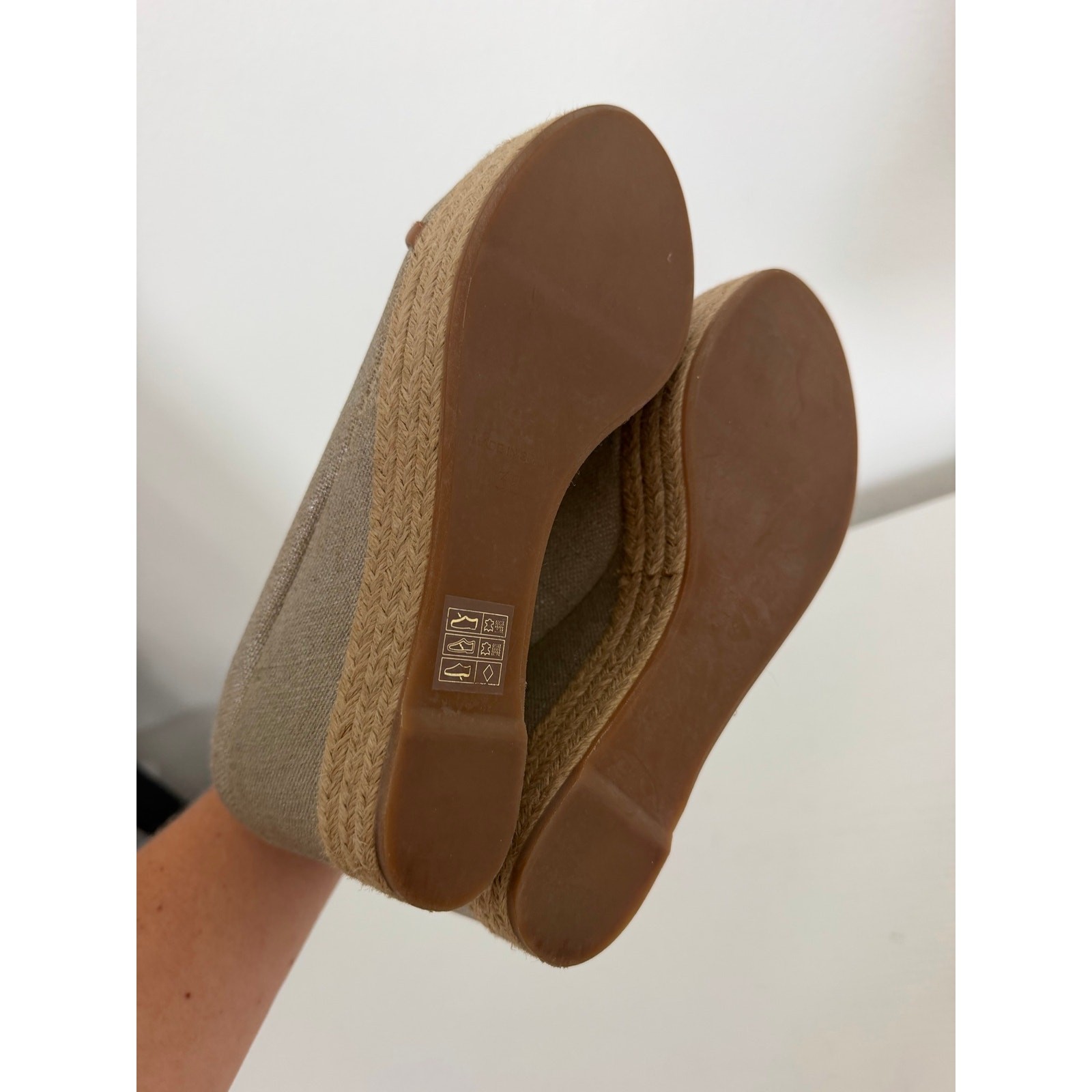 Tory Burch Womens Majorca Espadrille Wedges Neutral Canvas Leather Size 38/7-7.5