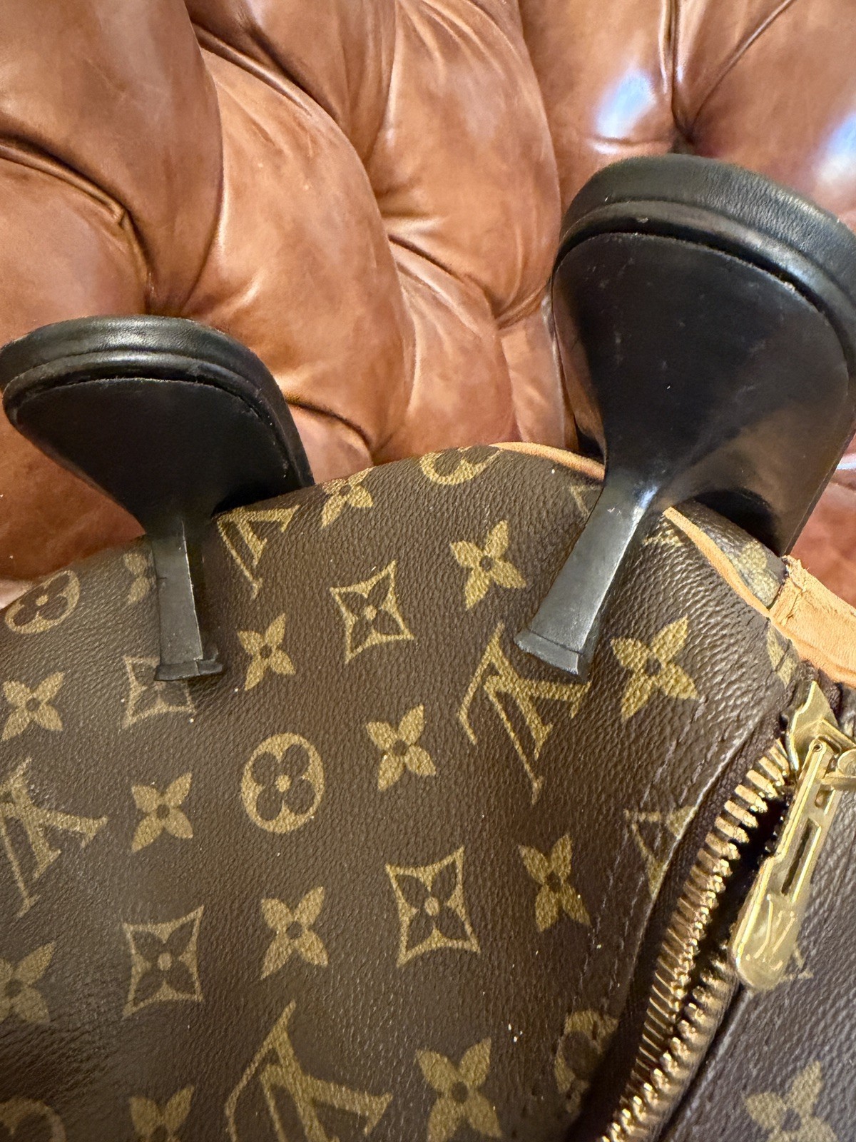 Gucci Black Horsebit Accent Leather Mules Size 9—-2.5″Heel; Made in Italy