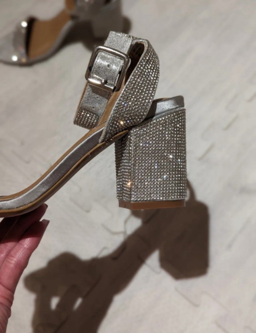 Steve Madden Silver Rhinestone Ankle Strap Leather Open Toe Buckle Sandals 6.5M