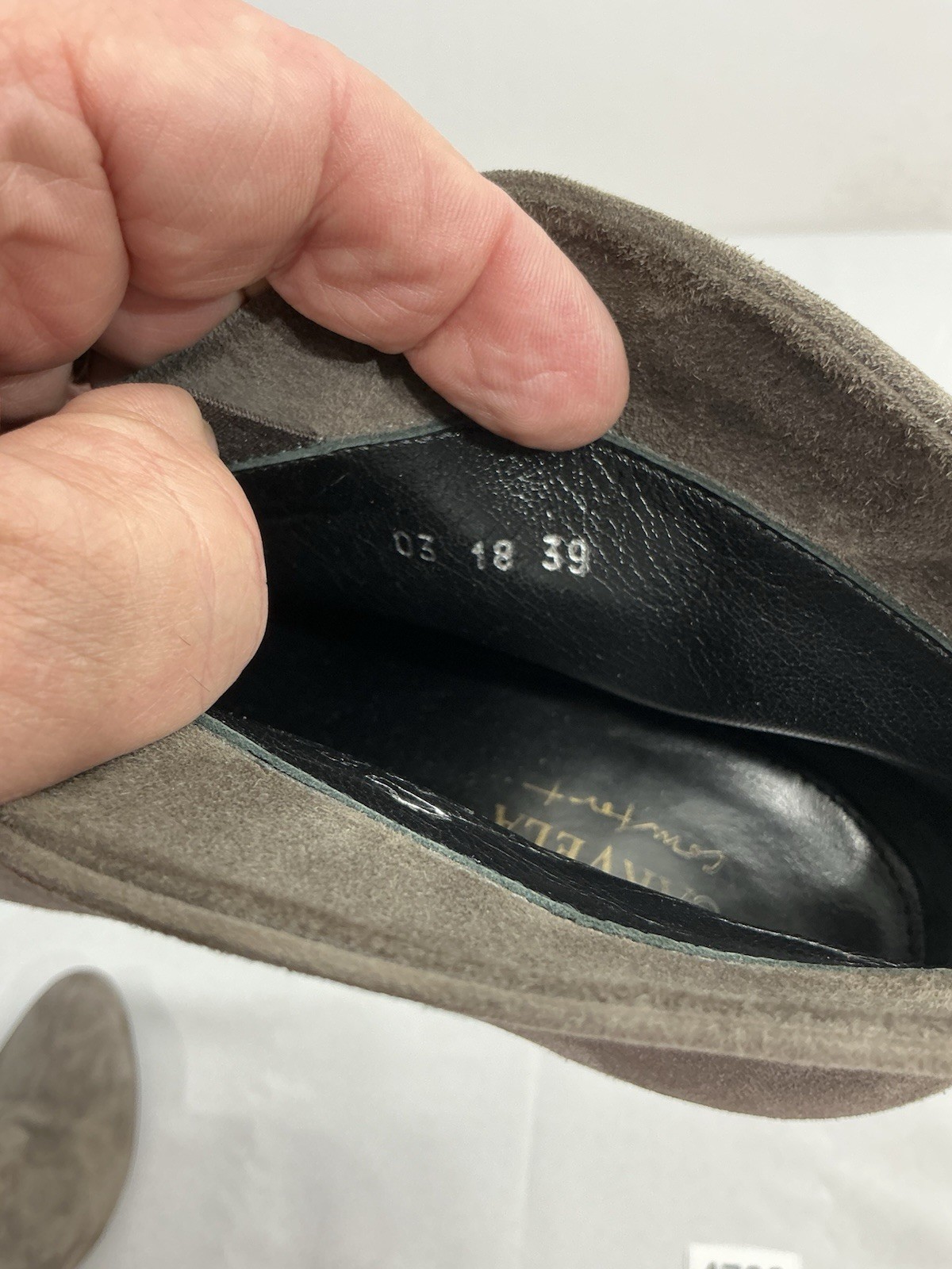 Womans Carvela Comfort Bootie Pull On 8.5/9 Brownish Gray V Front Stacked Heel