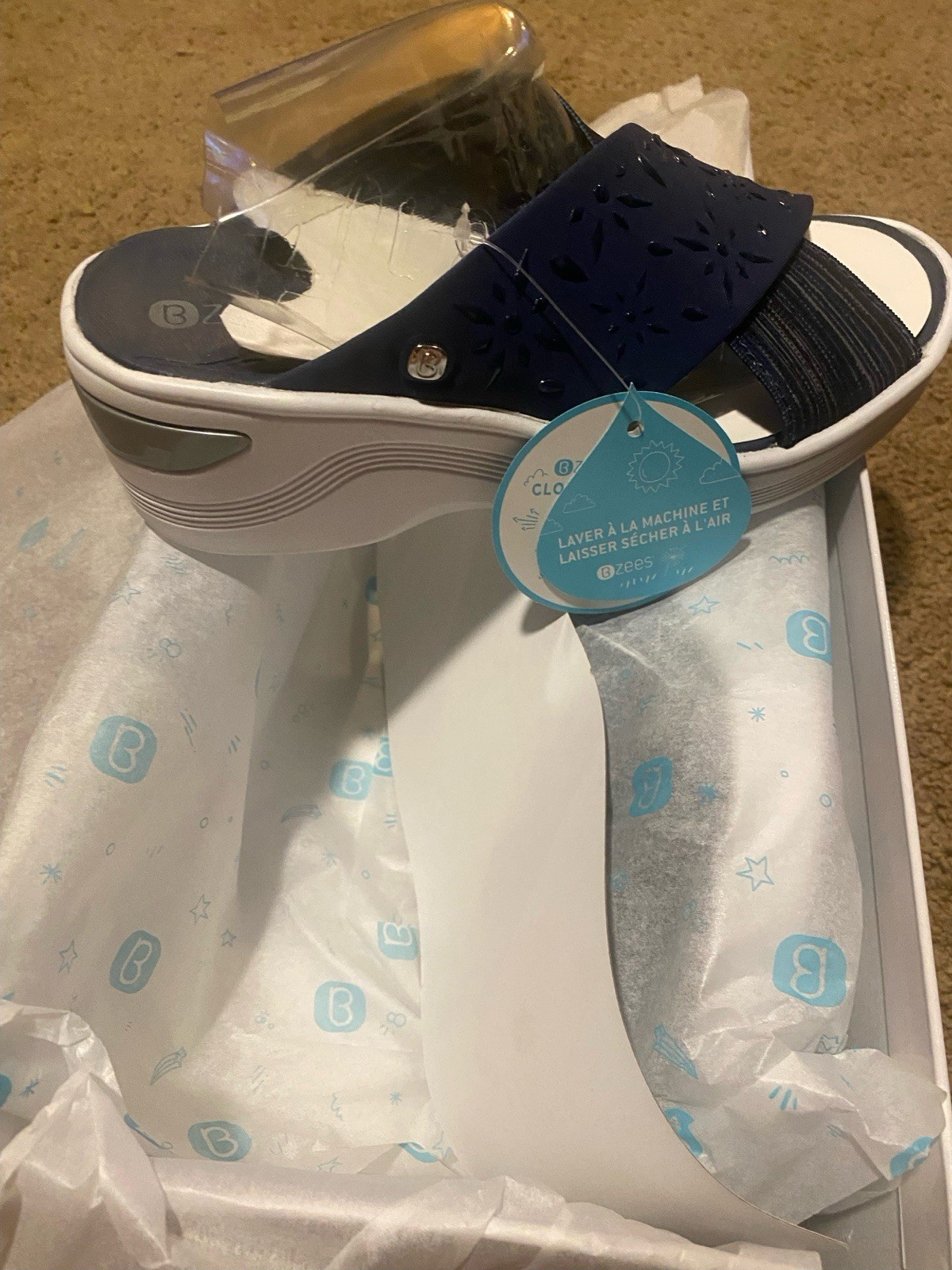 Bzees Women’s Slip-On Wedge Slide Sandals Blue/White Solid Synthetic Logo NIB