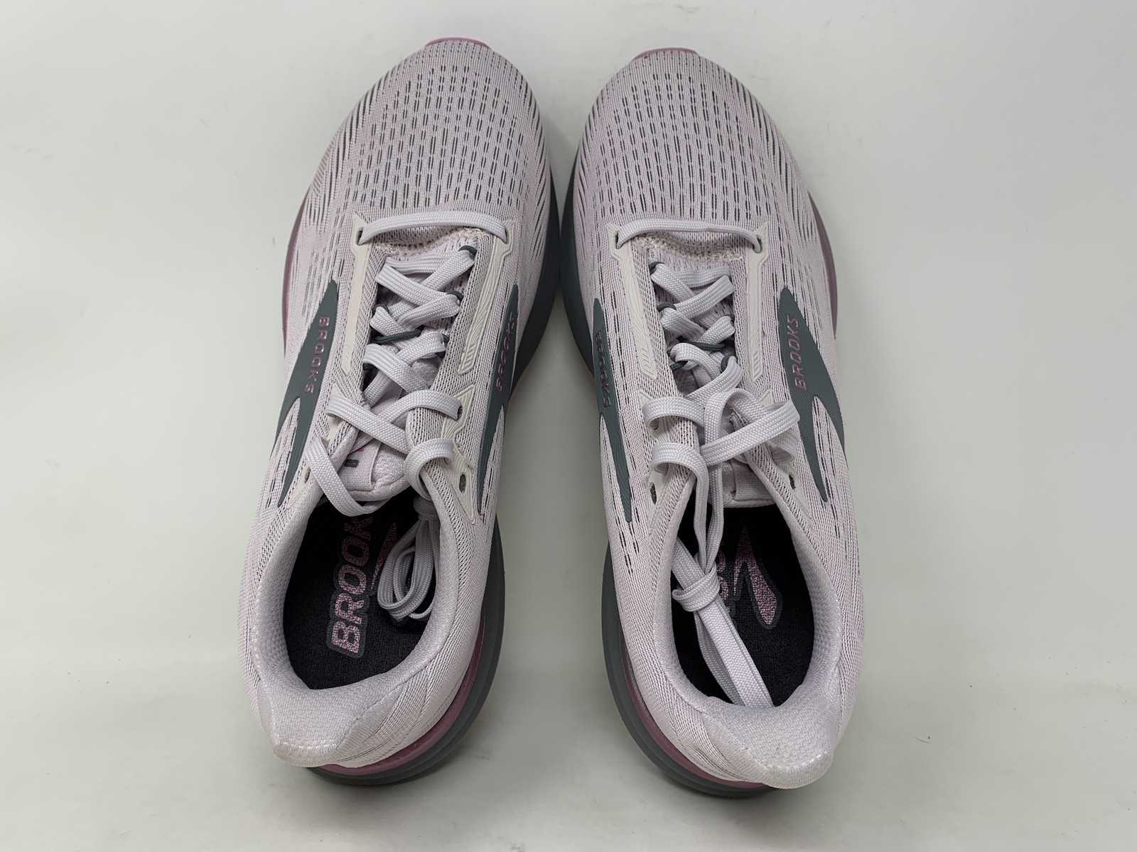 Women’s Brooks Revel 8, Mauve/Ebony/pink, 9 B Medium US