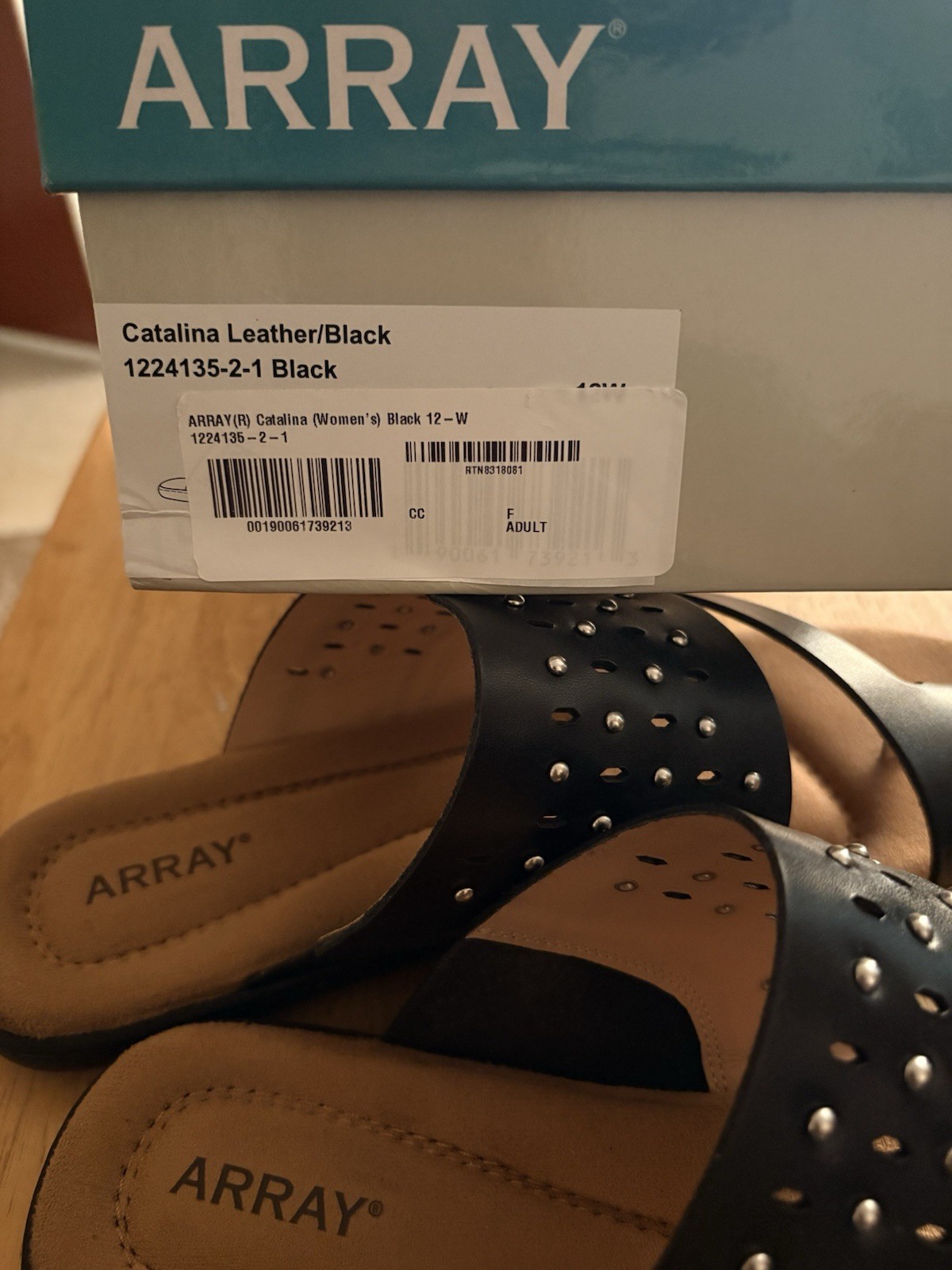 Women’s Size 12W New Genuine Leather Toe Ring Sandals. Stud Embellishments
