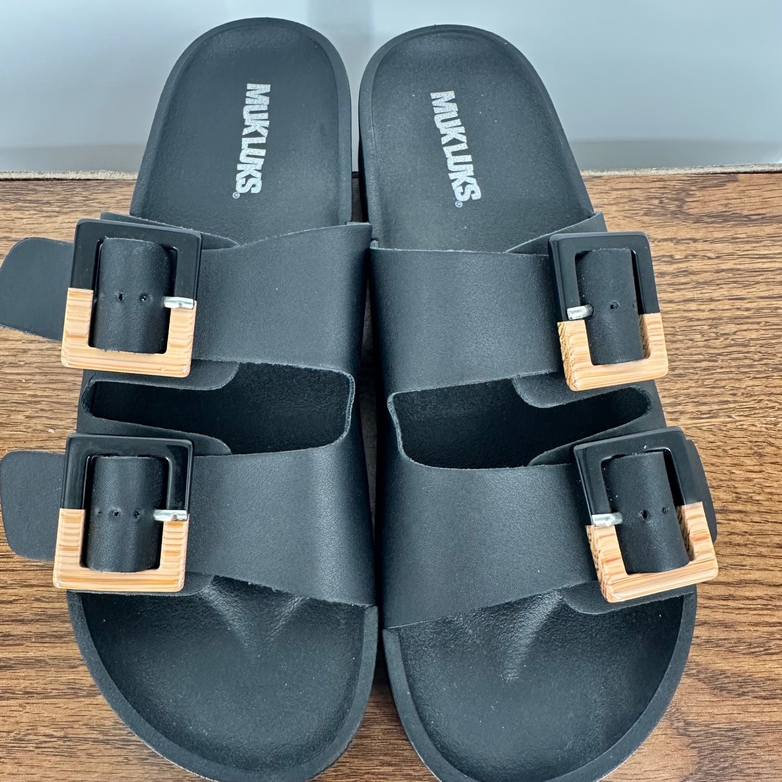 Muk Luks Womens Black Double Strap Slide Sandals Wood Look Buckle Size 8 NWOT