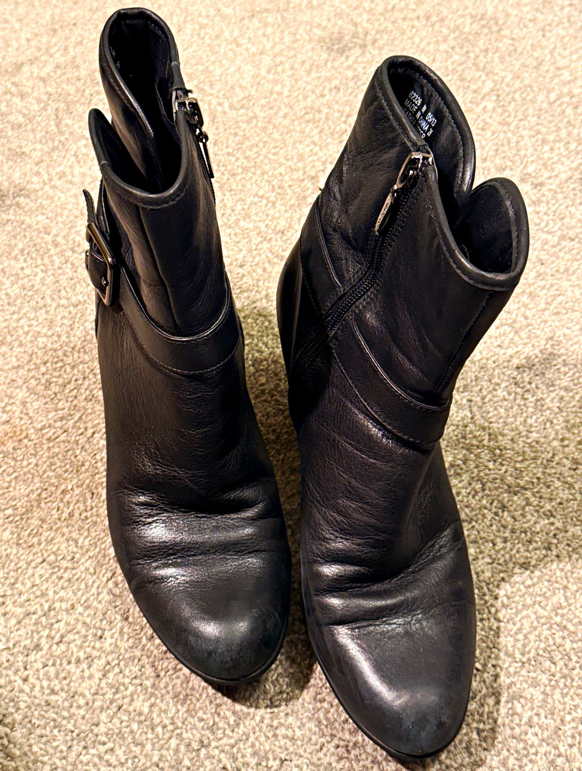 Clarks Active Air Women’s Black Leather Ankle Booties Side Zip Buckle US 8 M