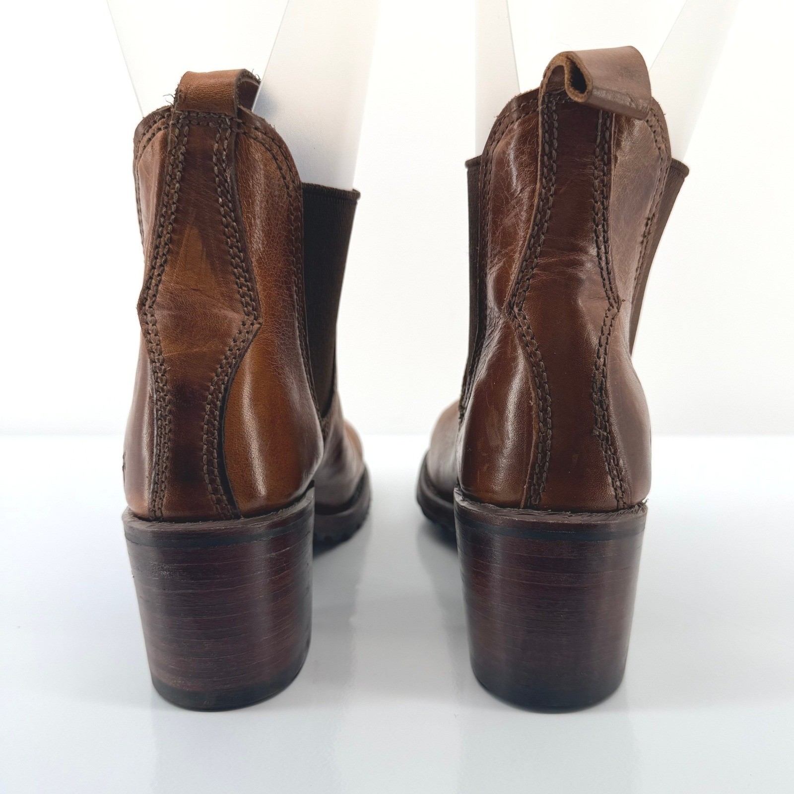 Frye Sabrina Chelsea Boot USA Heritage 7.5M 77030 Cognac Leather Ankle Boots