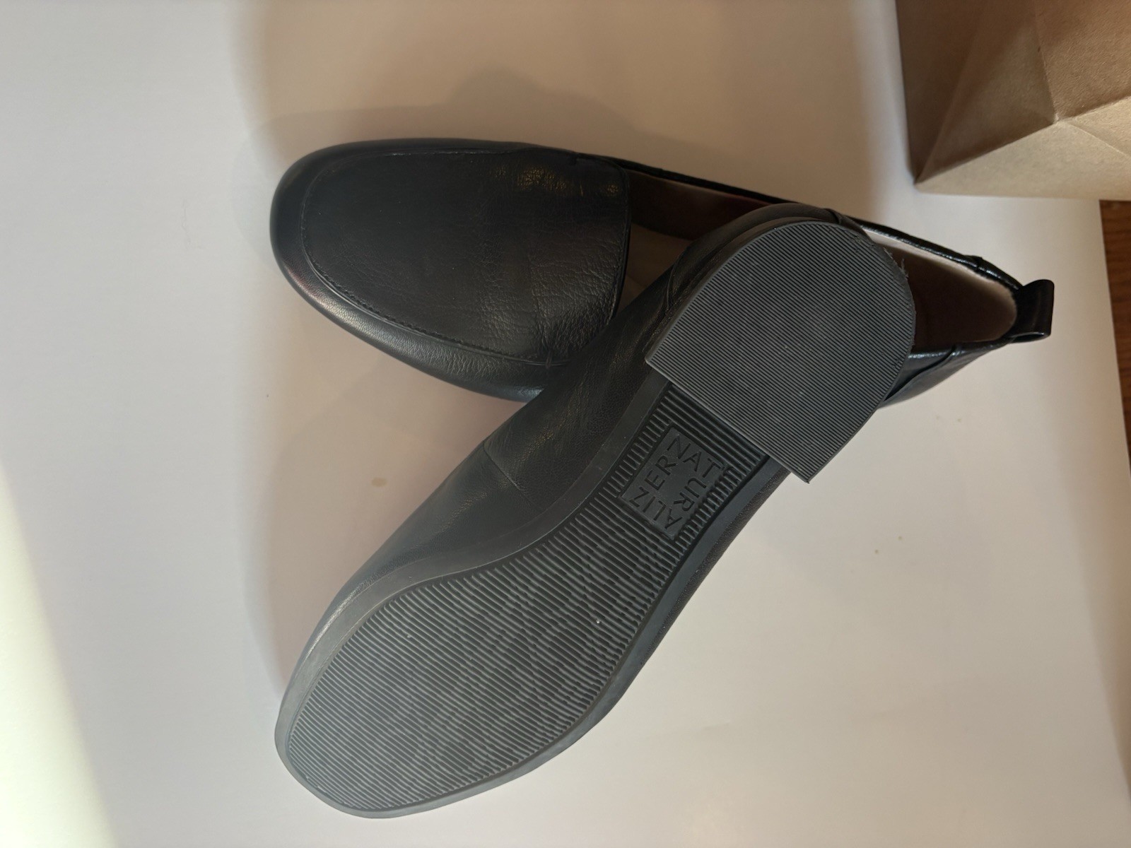Naturalizer Black Leather Loafers Size 7.5