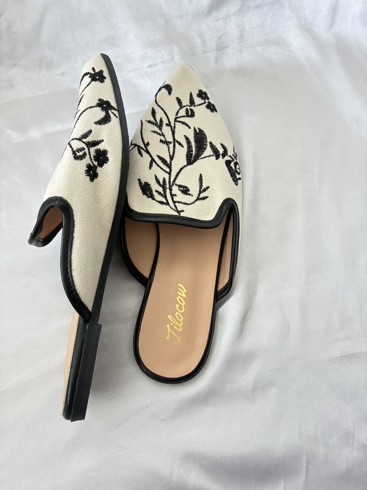 Summer SALE! Tilocow Black Floral Pointed Toe Flat Mules Size 6