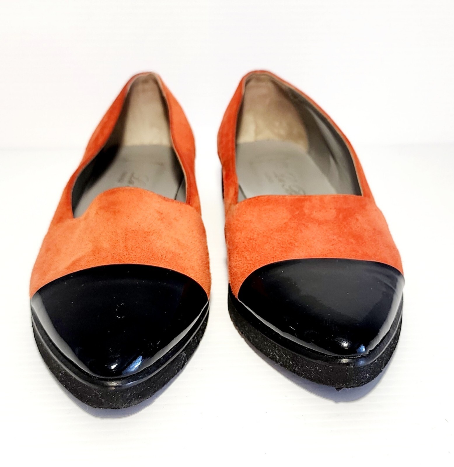 La Badia Vintage Women Flat Shoes Size 5.5 Orange Close Toe Slip On Suede