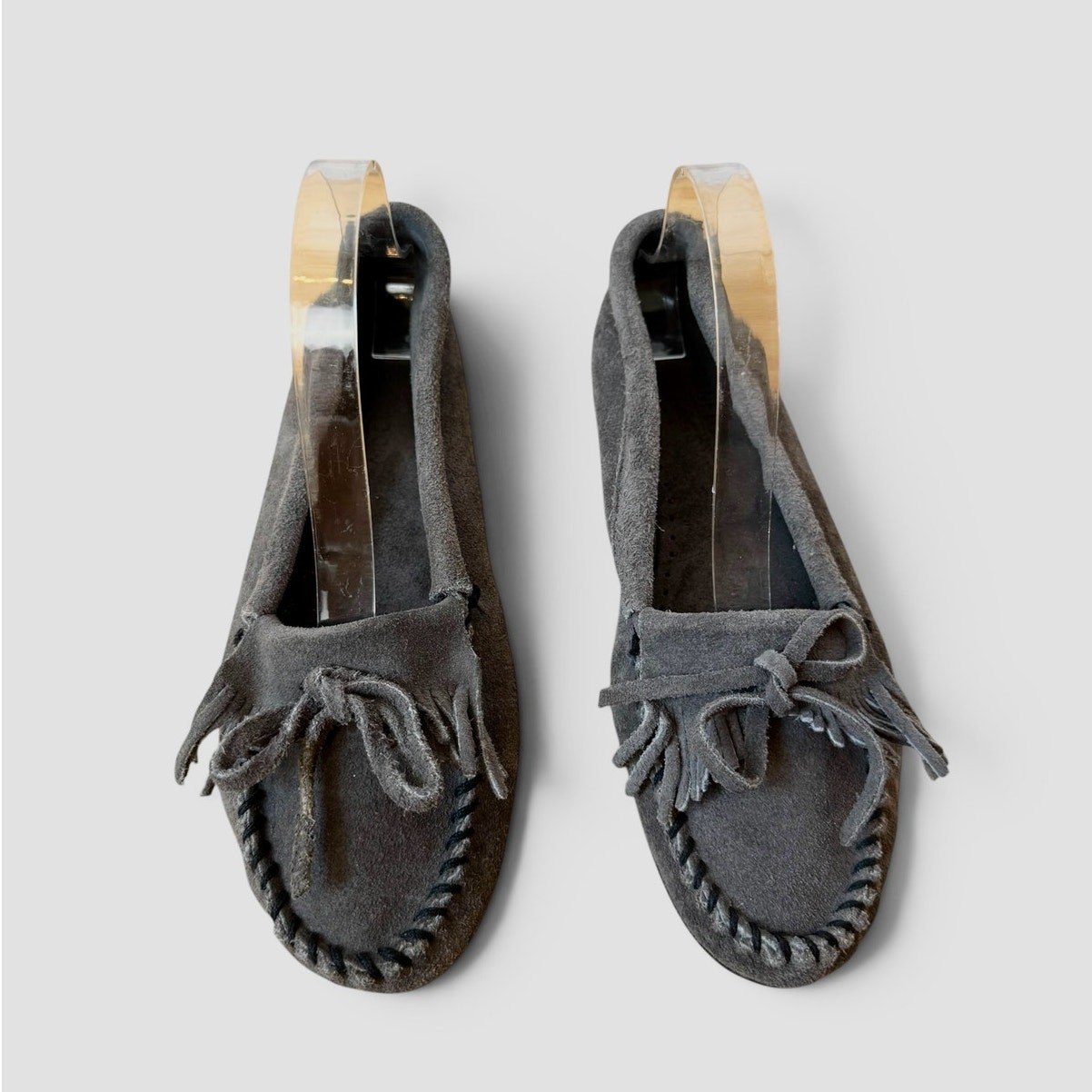 Minnetonka Suede Kilty Hardsole Moccasins Gray Rubber Sole Women’s Size 7.5