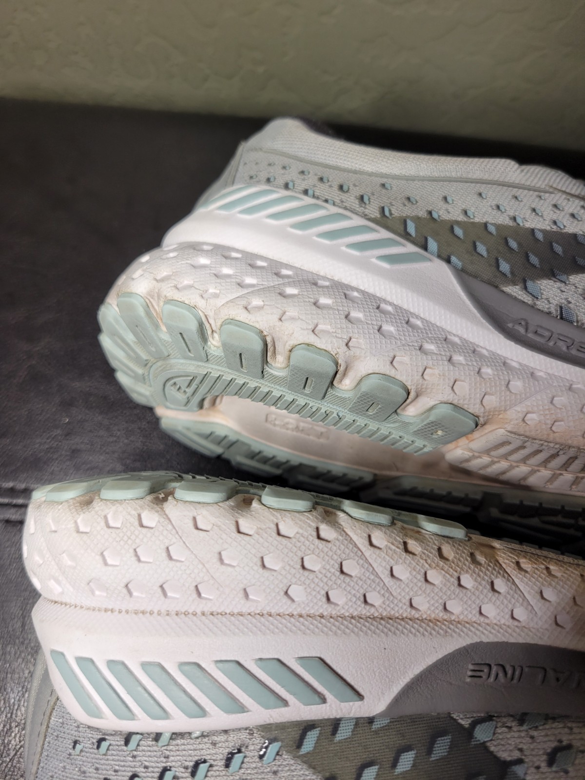 Brooks Adrenaline GTS 21 Women’s Running Sneakers Size 11.5B