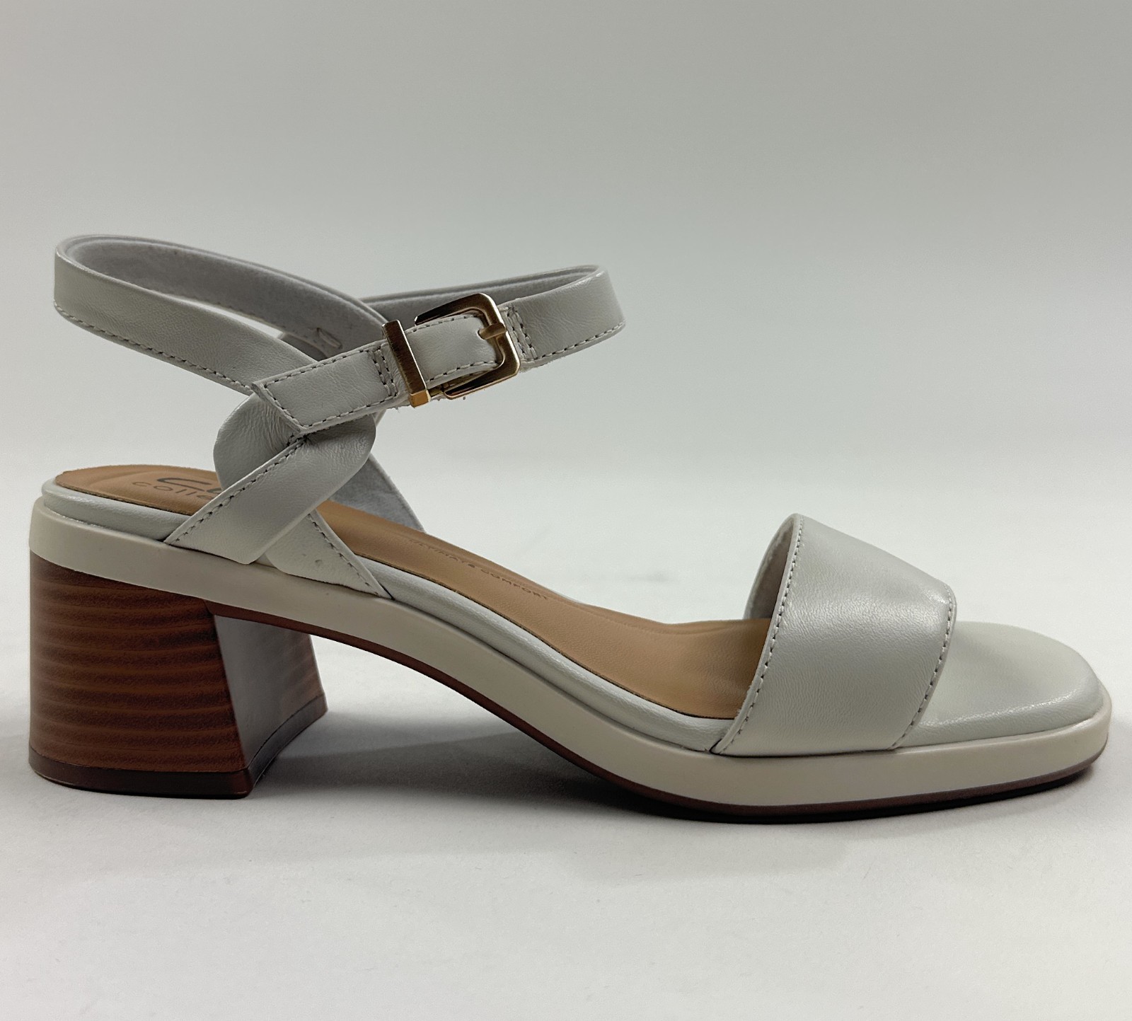 Clarks Jaylan Ray Off White Leather Womens 7.5 Block Heel Sandals Strap 26181660