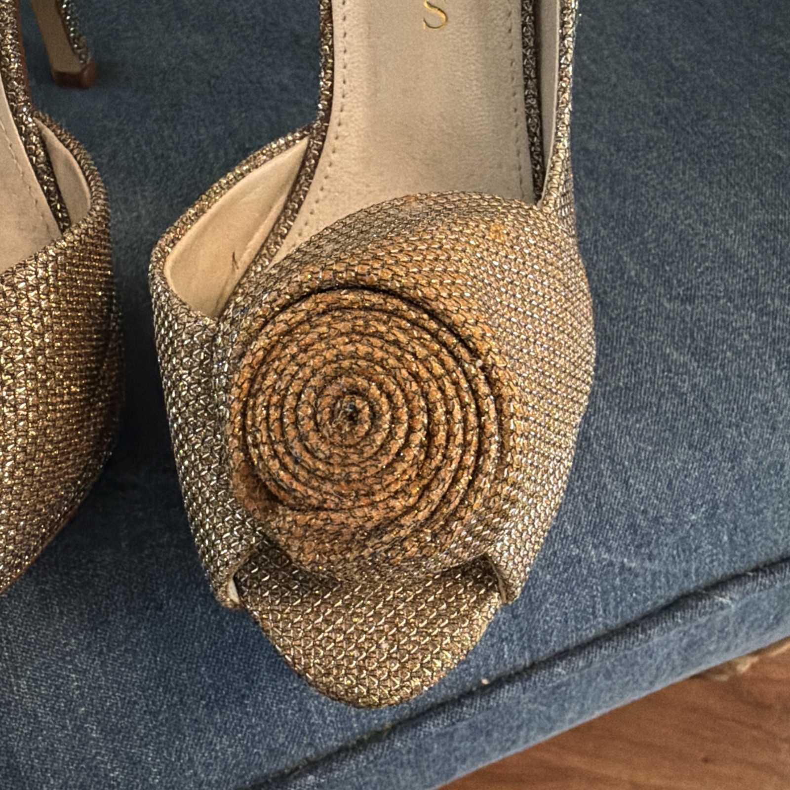 Caparros Gold Glitter 4” Comfort Heels | Party/Cocktail Ready 6B EUC