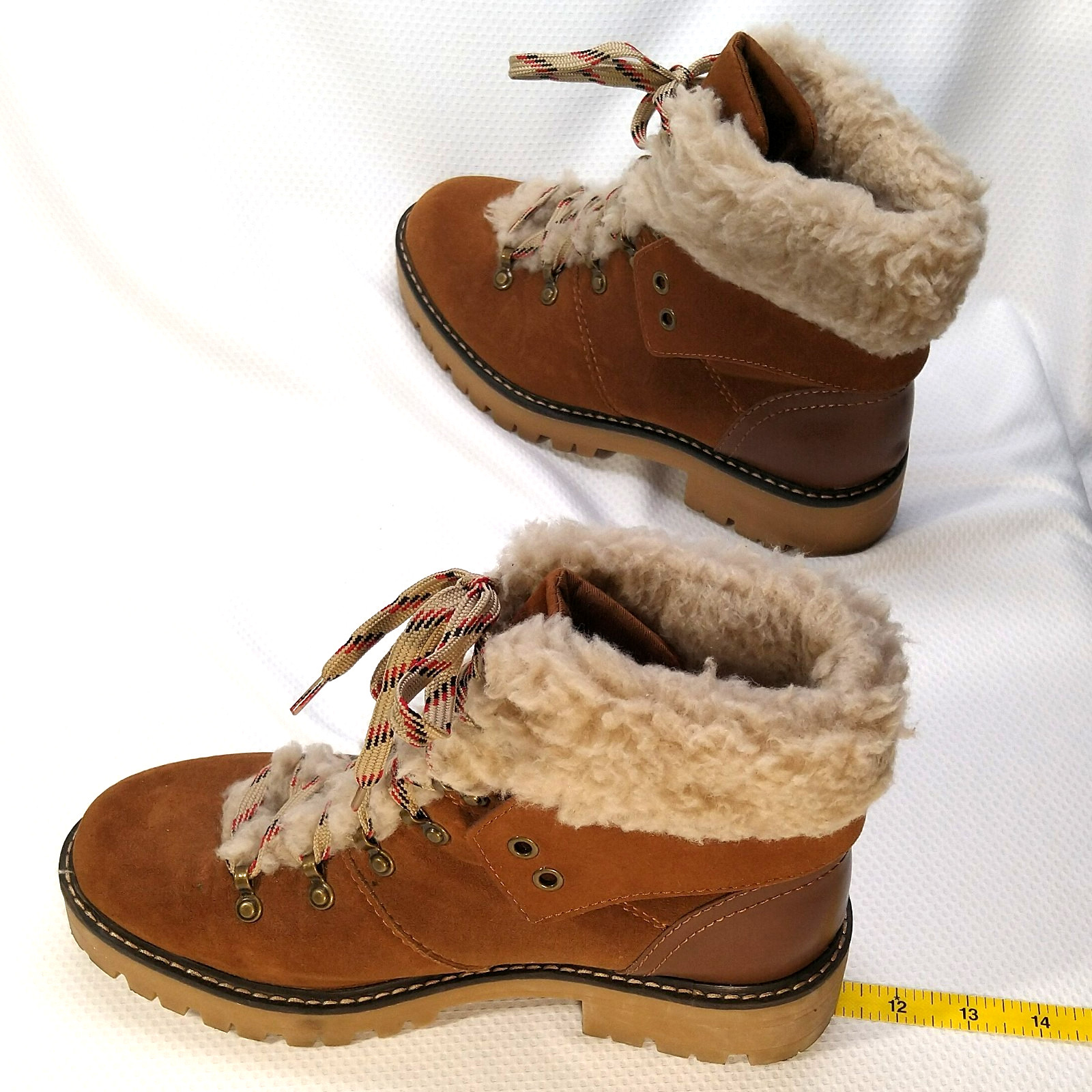 Time and Tru Women’s 9W Brown Faux Suede Lace Up Ankle Bootie Fur Lined Cozy