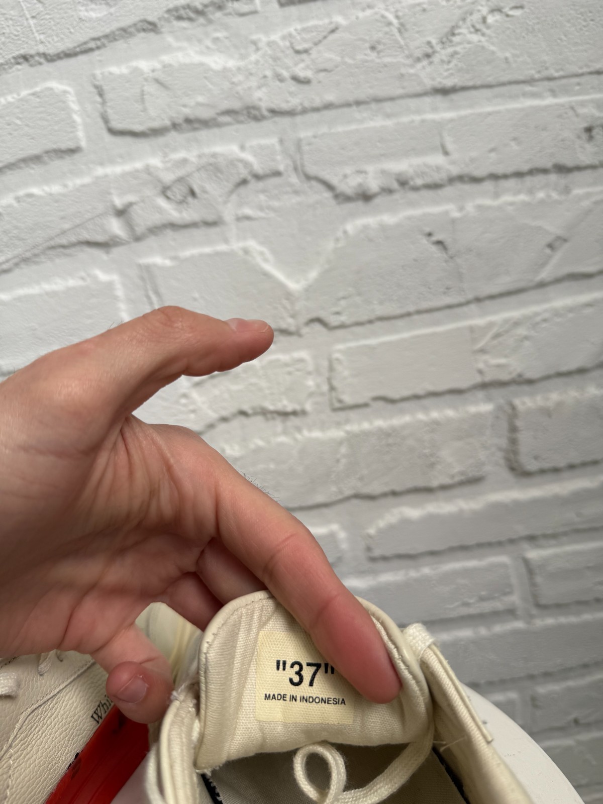 Off-White Leather Vulcanized Low sneakers cream white size 37