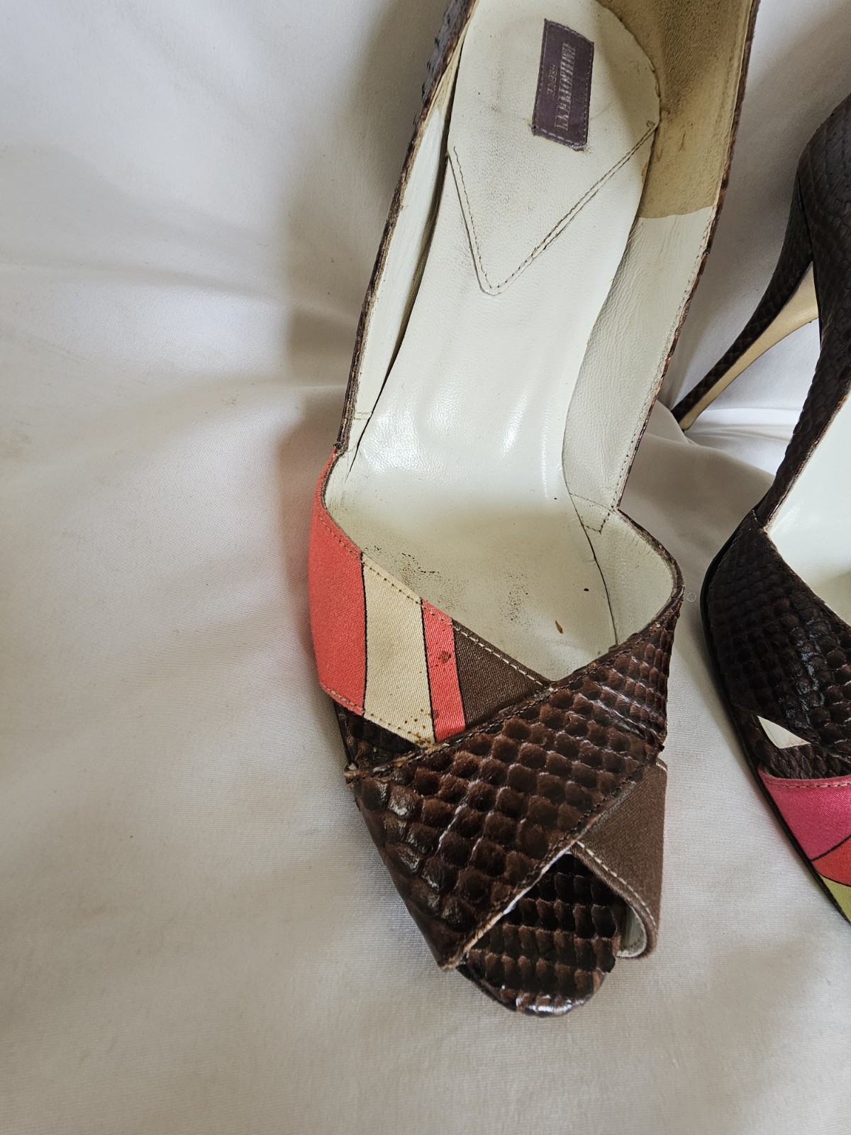 Emilio Pucci Women’s Open Peep Toe Snakeskin Silk Accent Hi Heels Size 38.5