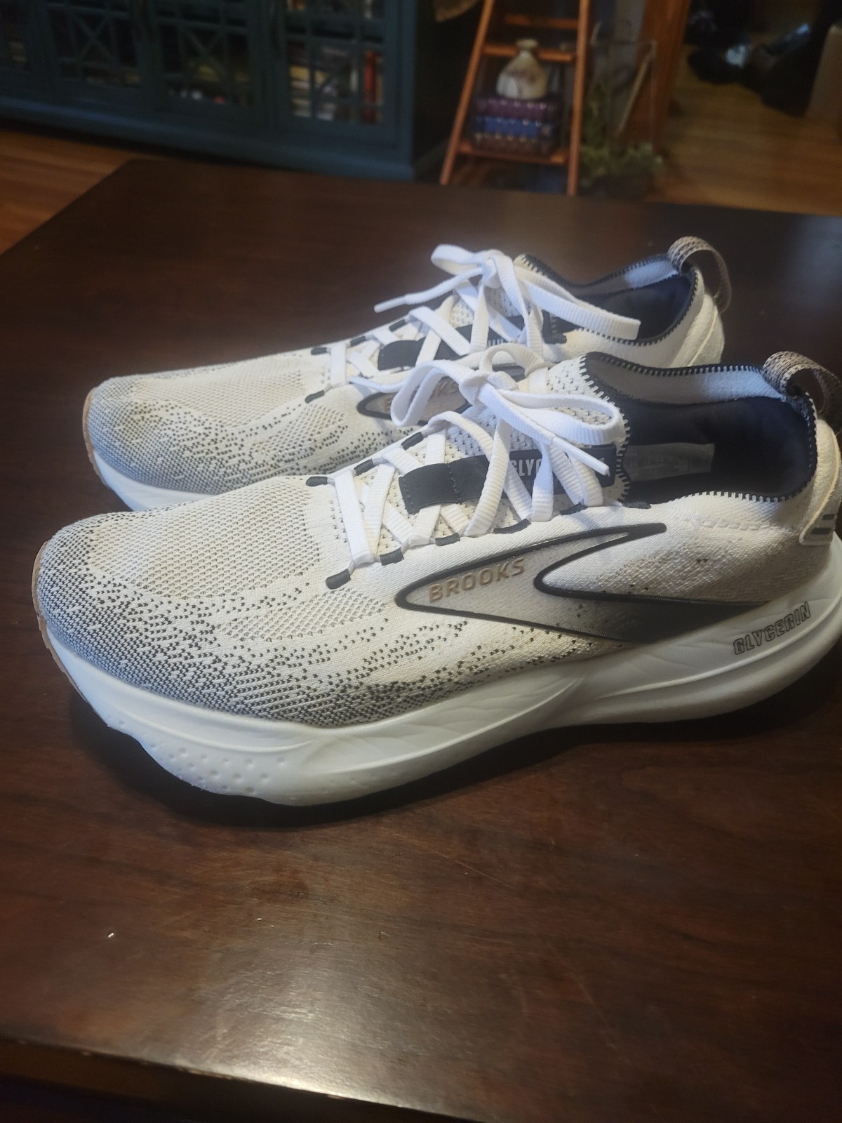 Size 10 – Brooks Glycerin StealthFit 21 White Grey Black W