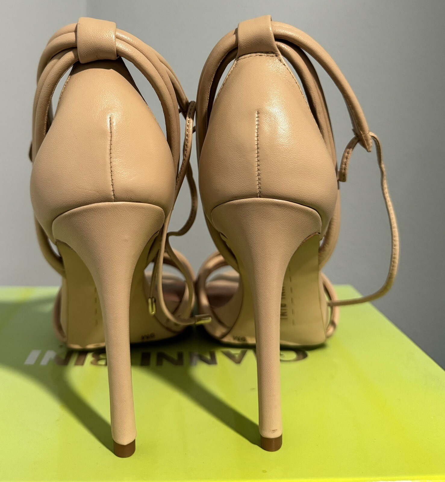 NEW Gianni Bini Abbrie Nude Strappy Heels Spanish Sand Womens Size 9 See Desc**