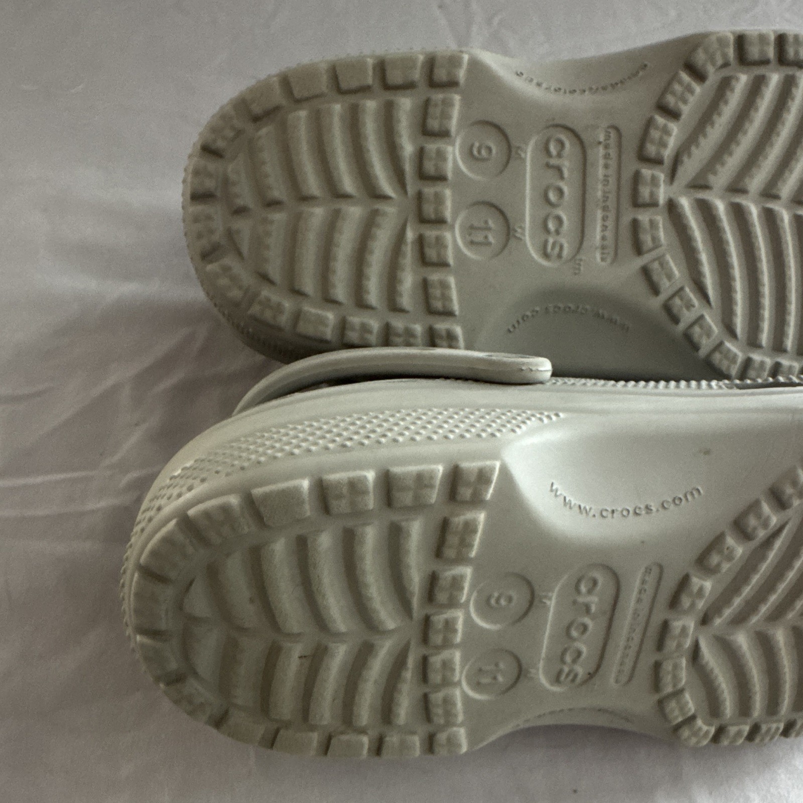 Crocs Classic Clog Sandal Gray Unisex 9 Men’s/11 Woman