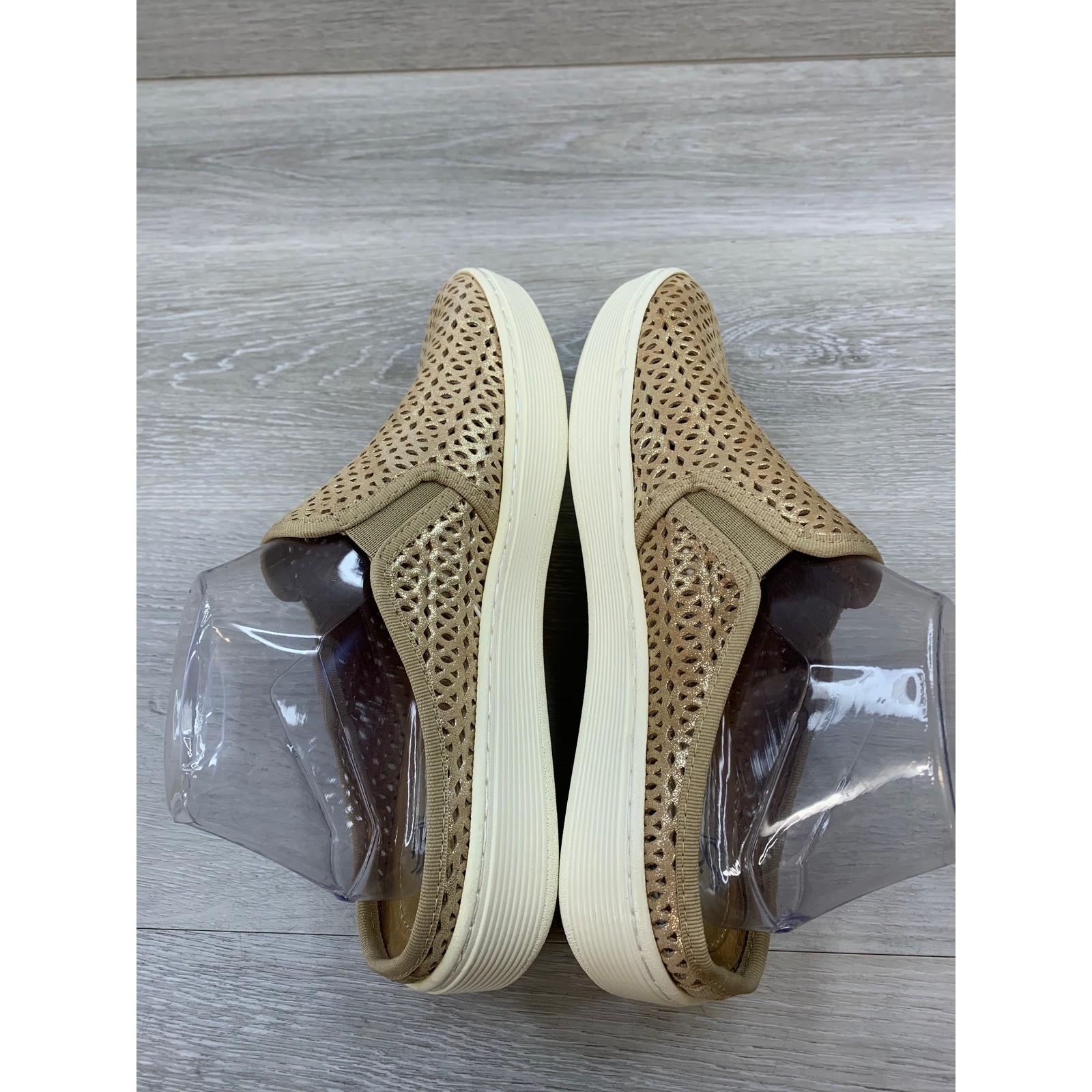 Sofft Somers Women’s Metallic Gold Laser Cut Leather Mule Sneakers 8.5 Shoes